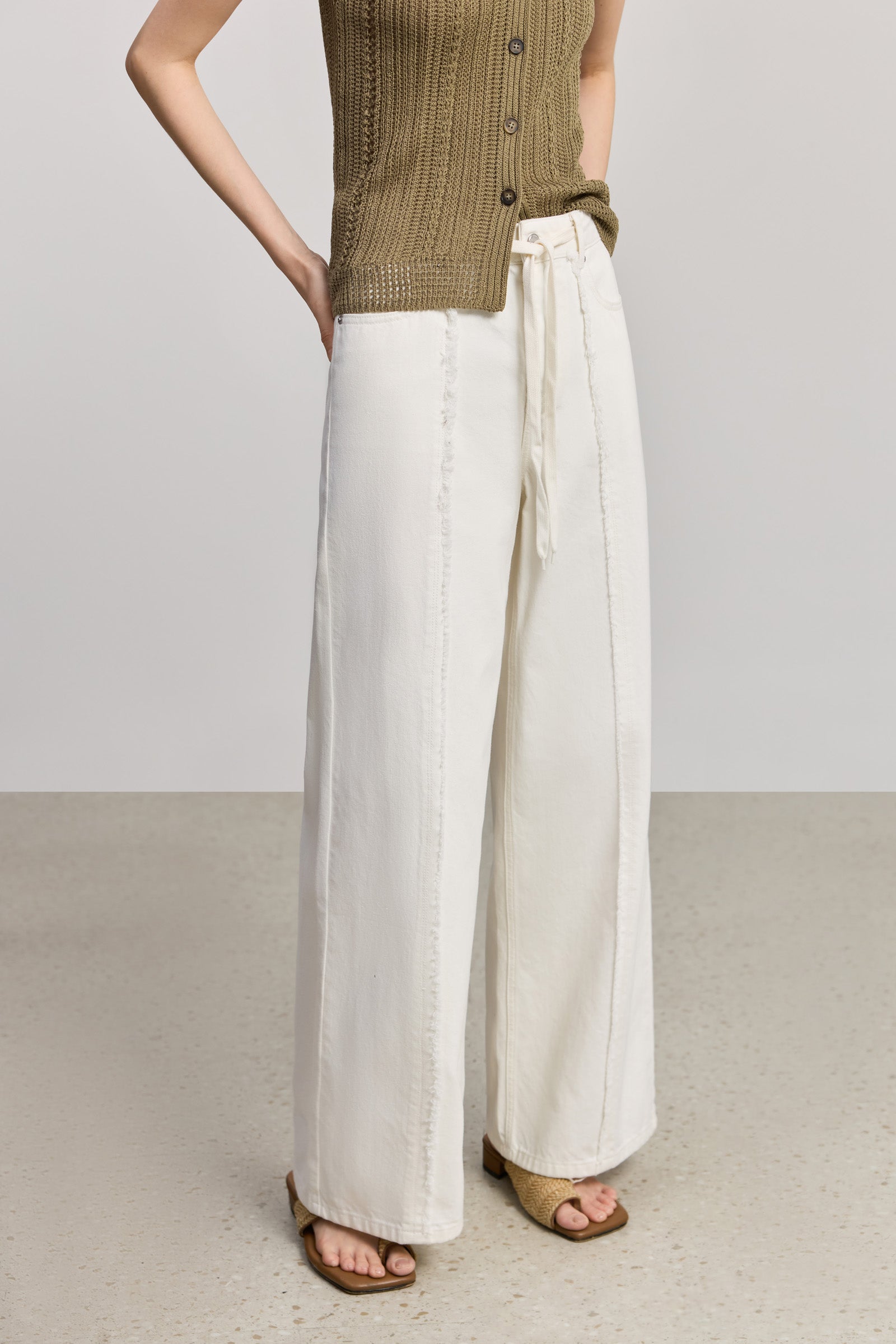 #color_Off White