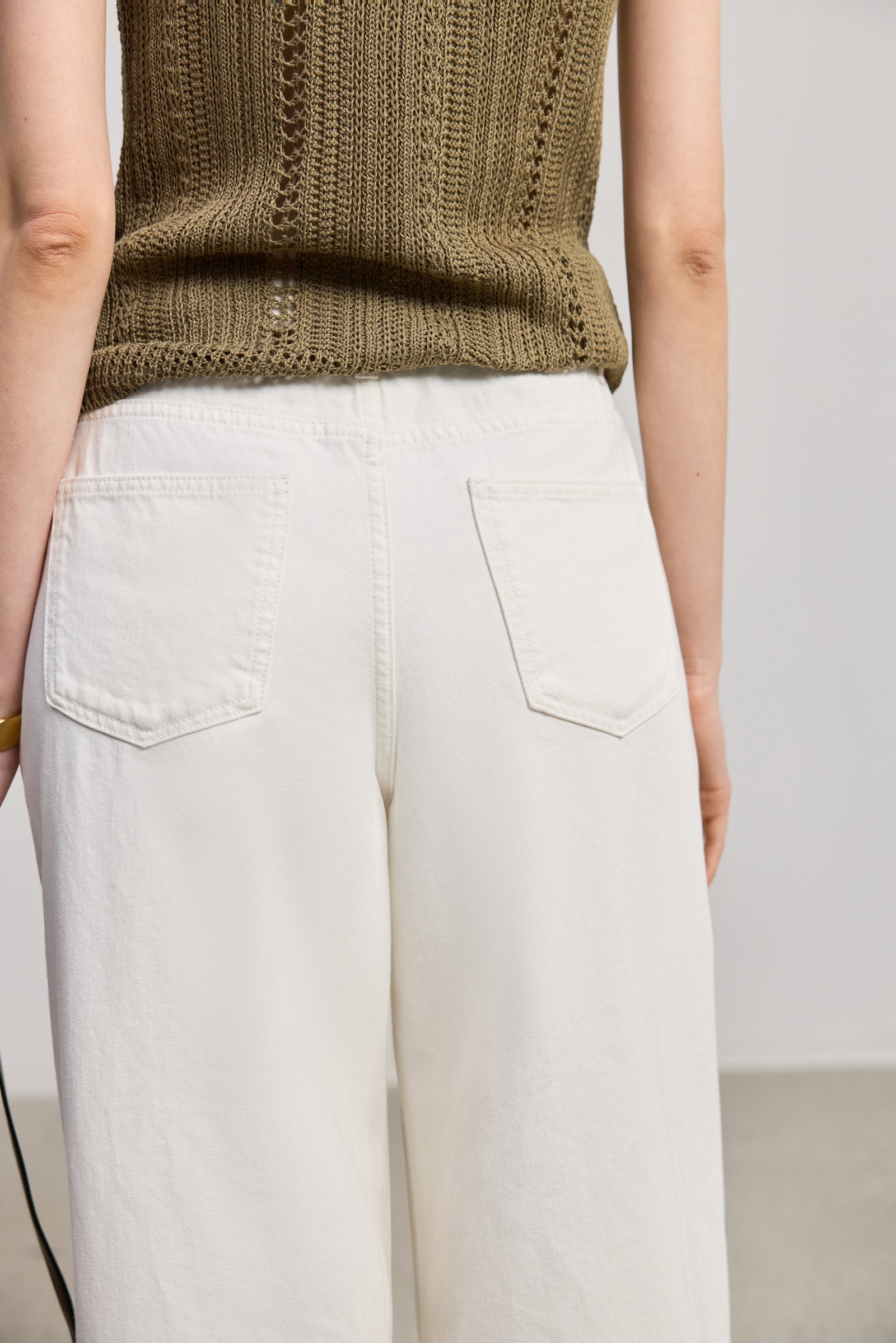 #color_Off White