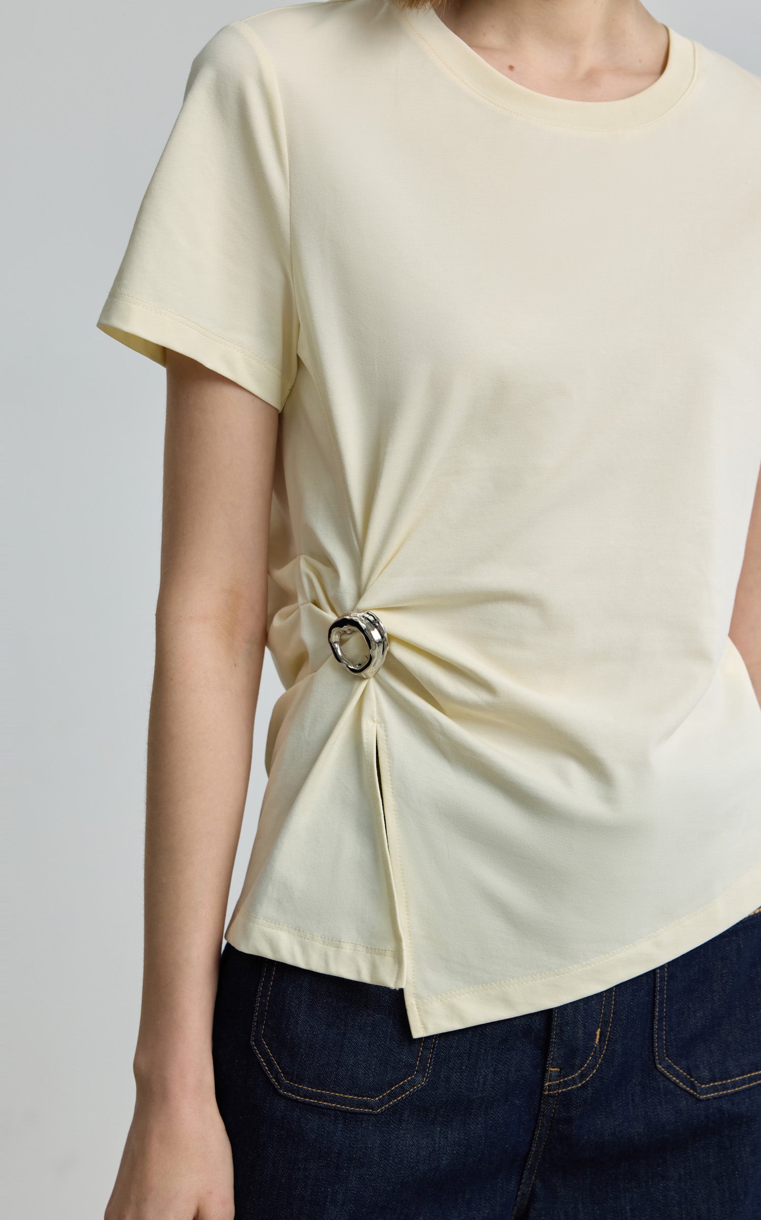 #color_Off White