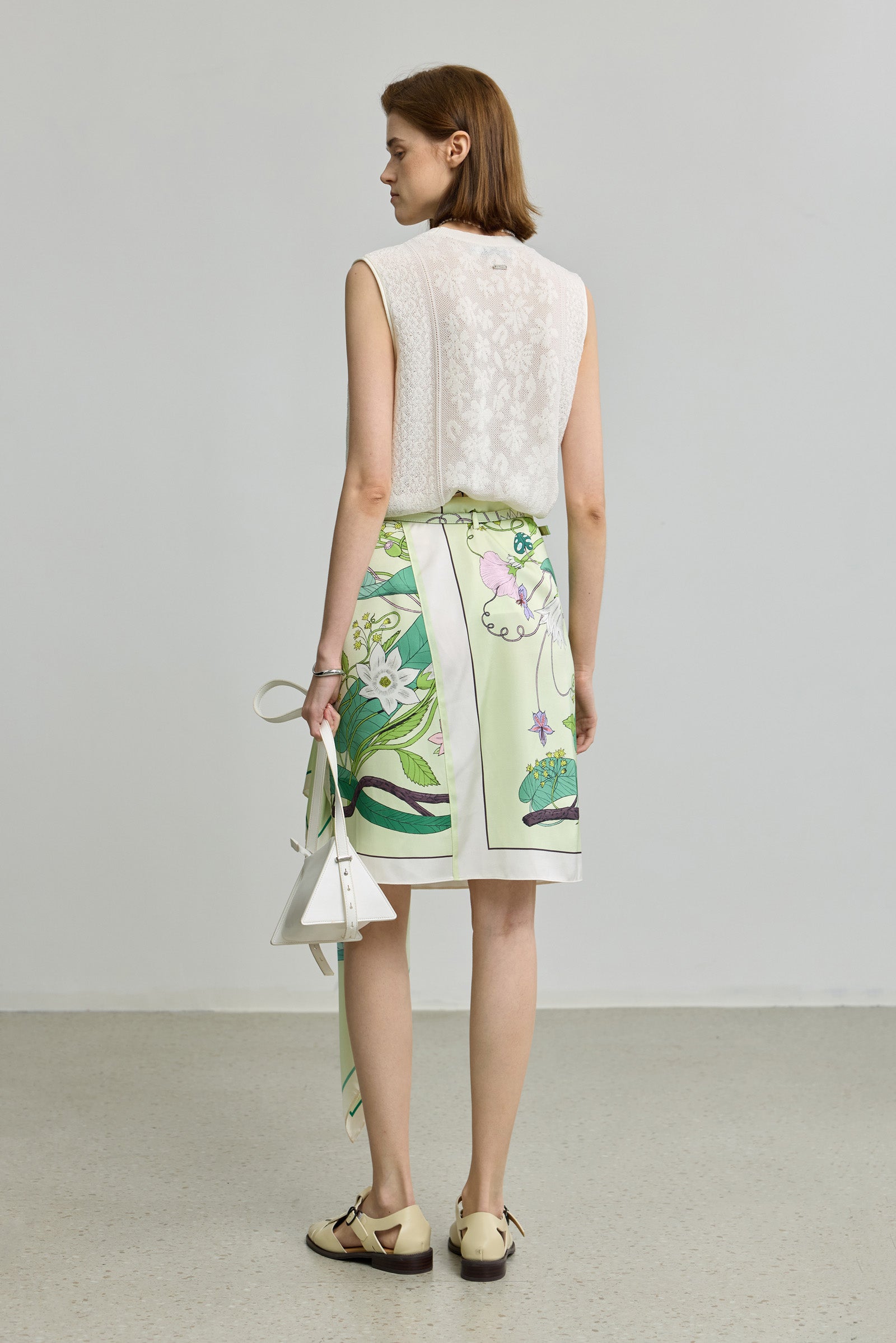 #color_Off White