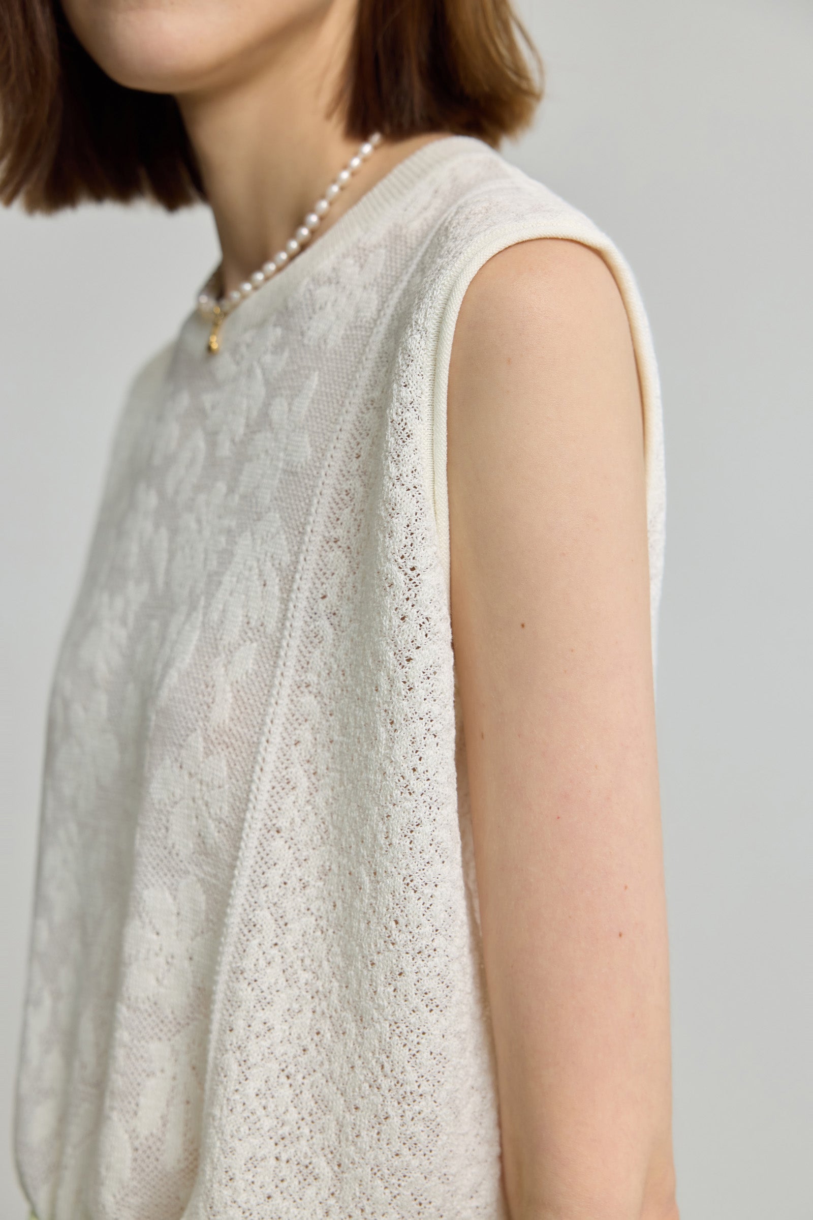 #color_Off White