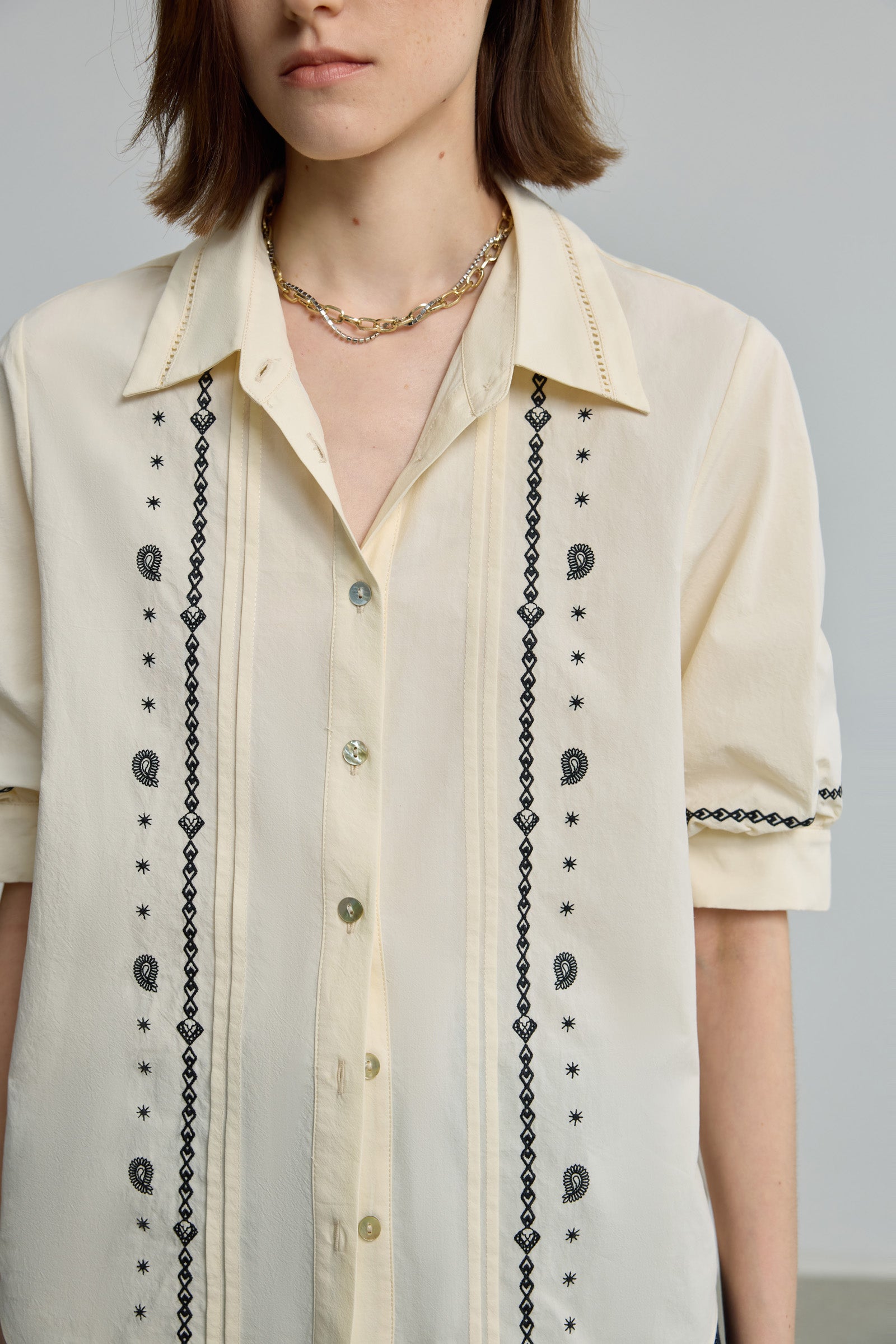 #color_Off White