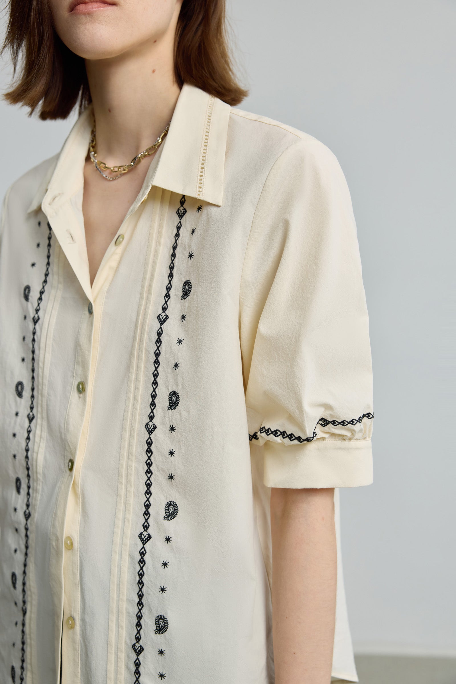 #color_Off White