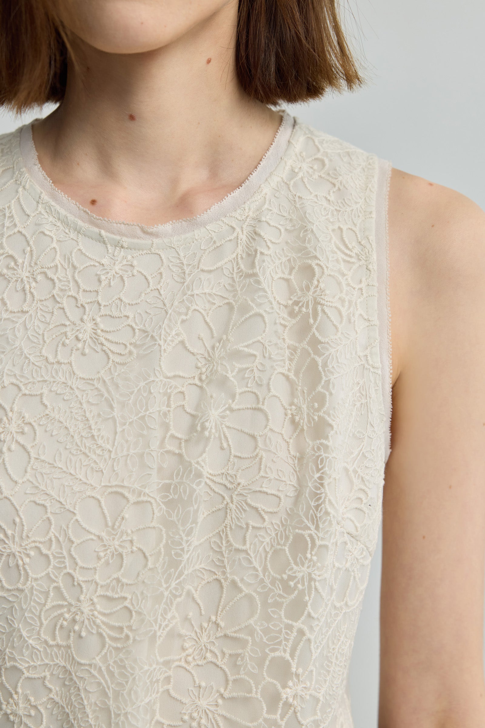 #color_Off White