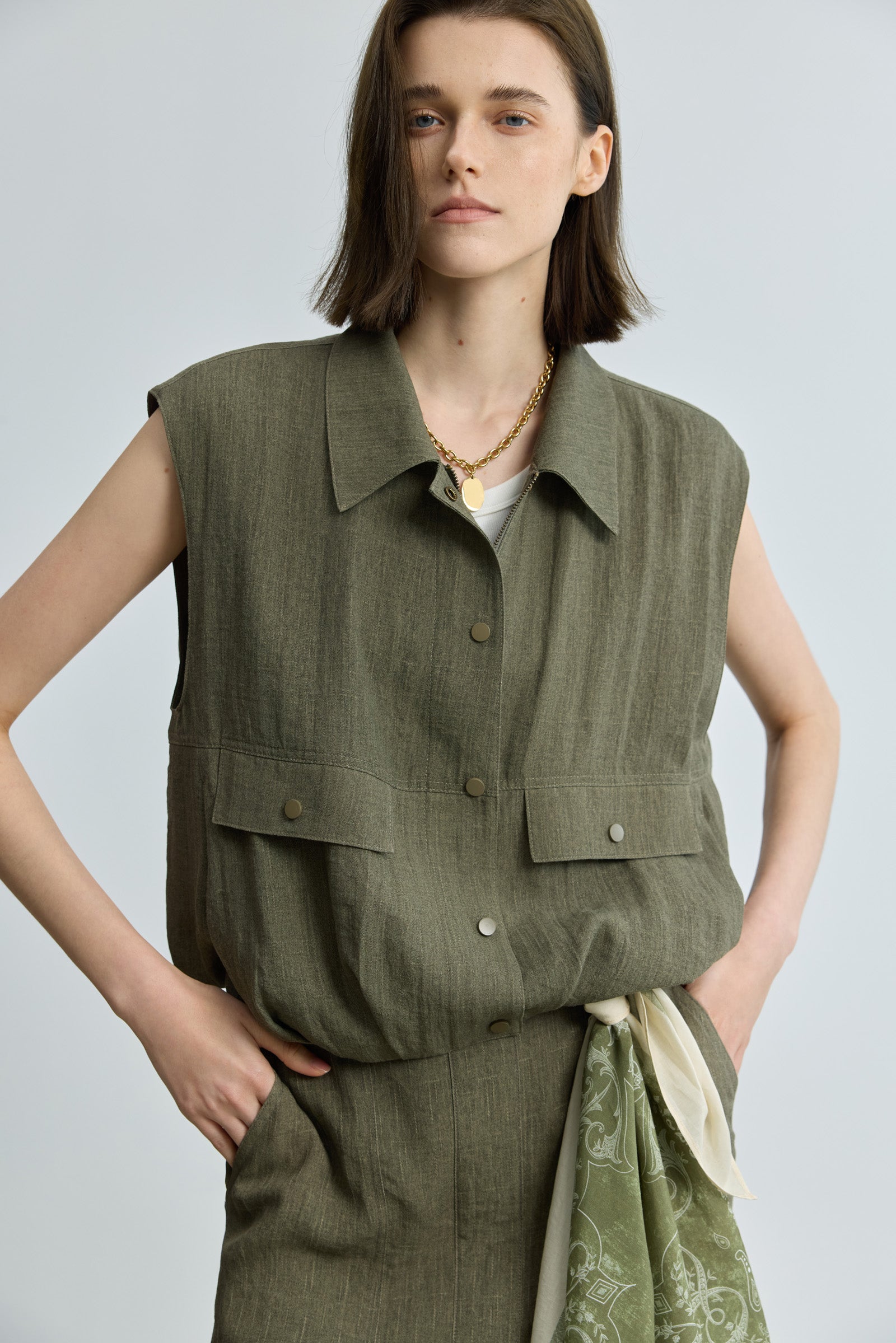#color_Grayish Green