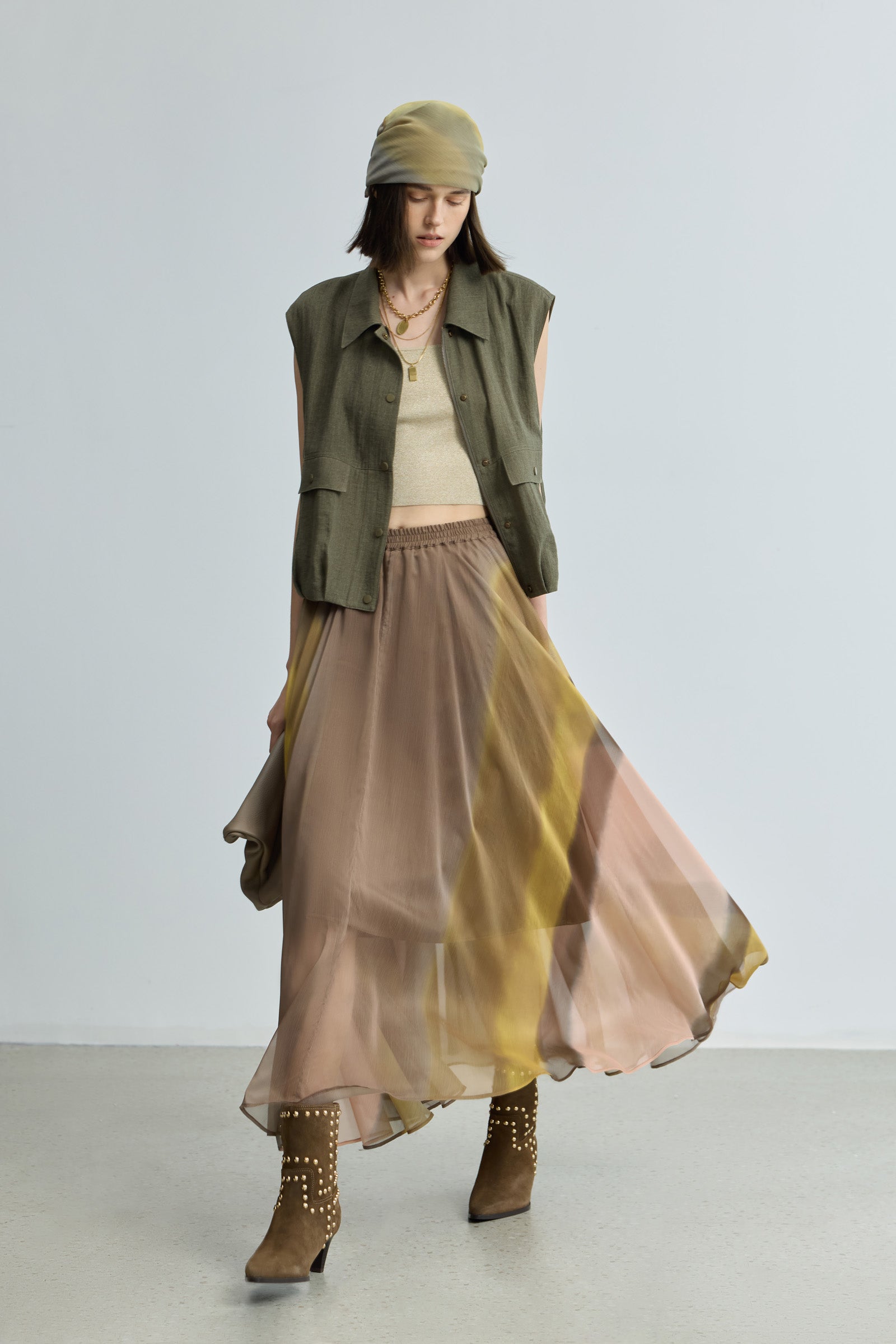 #color_Grayish Green
