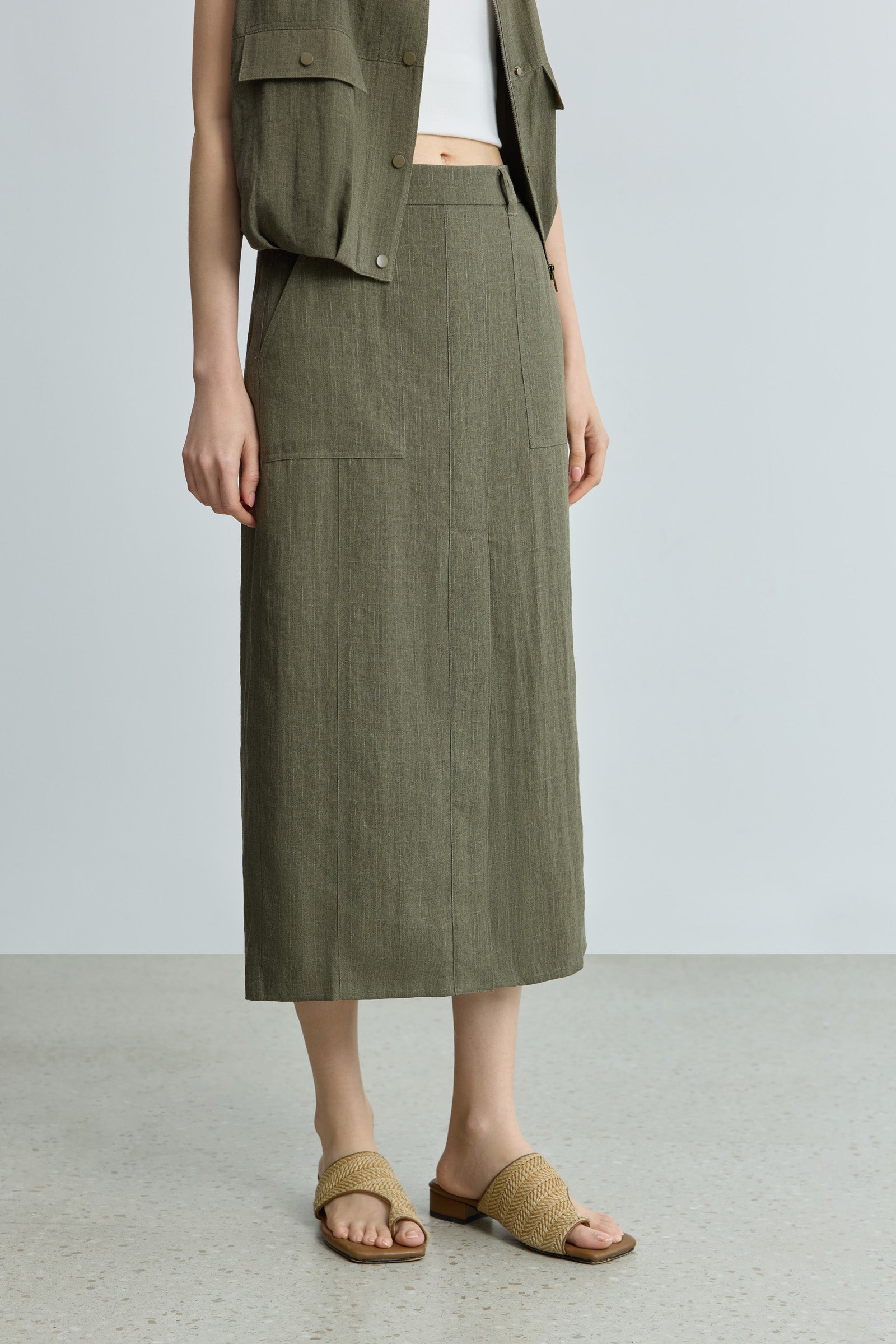 #color_Grayish Green