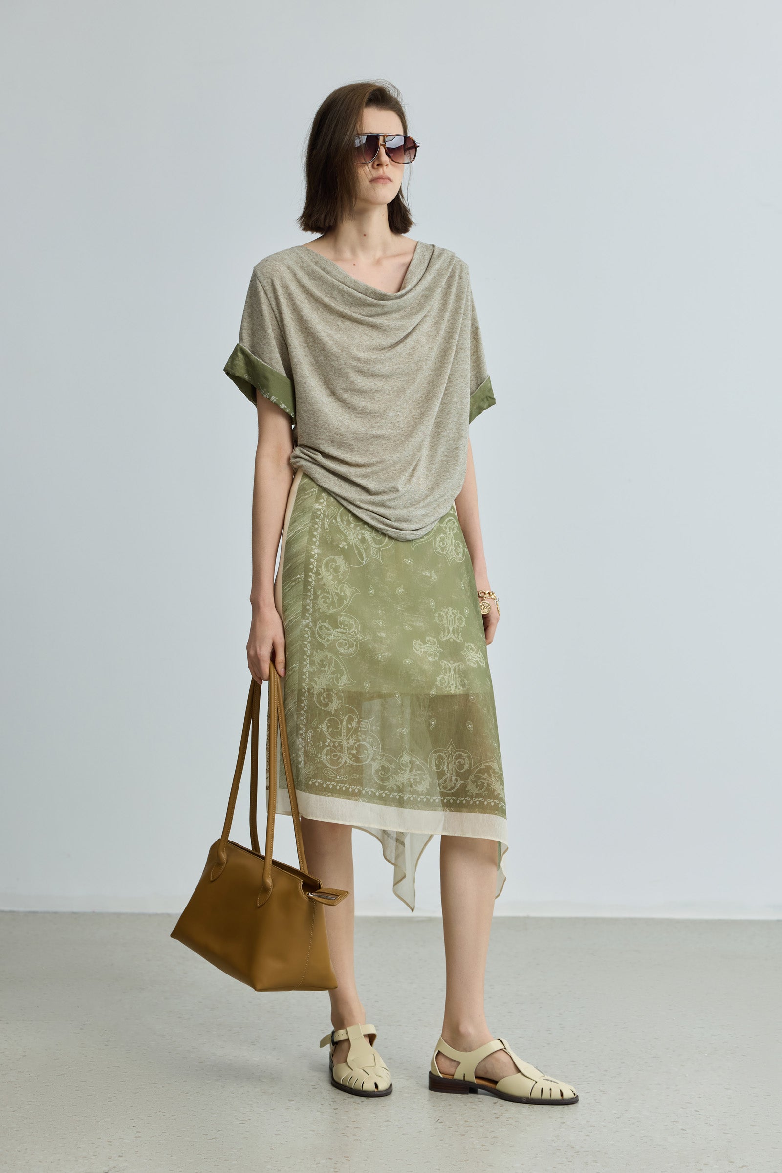 #color_Grayish Green