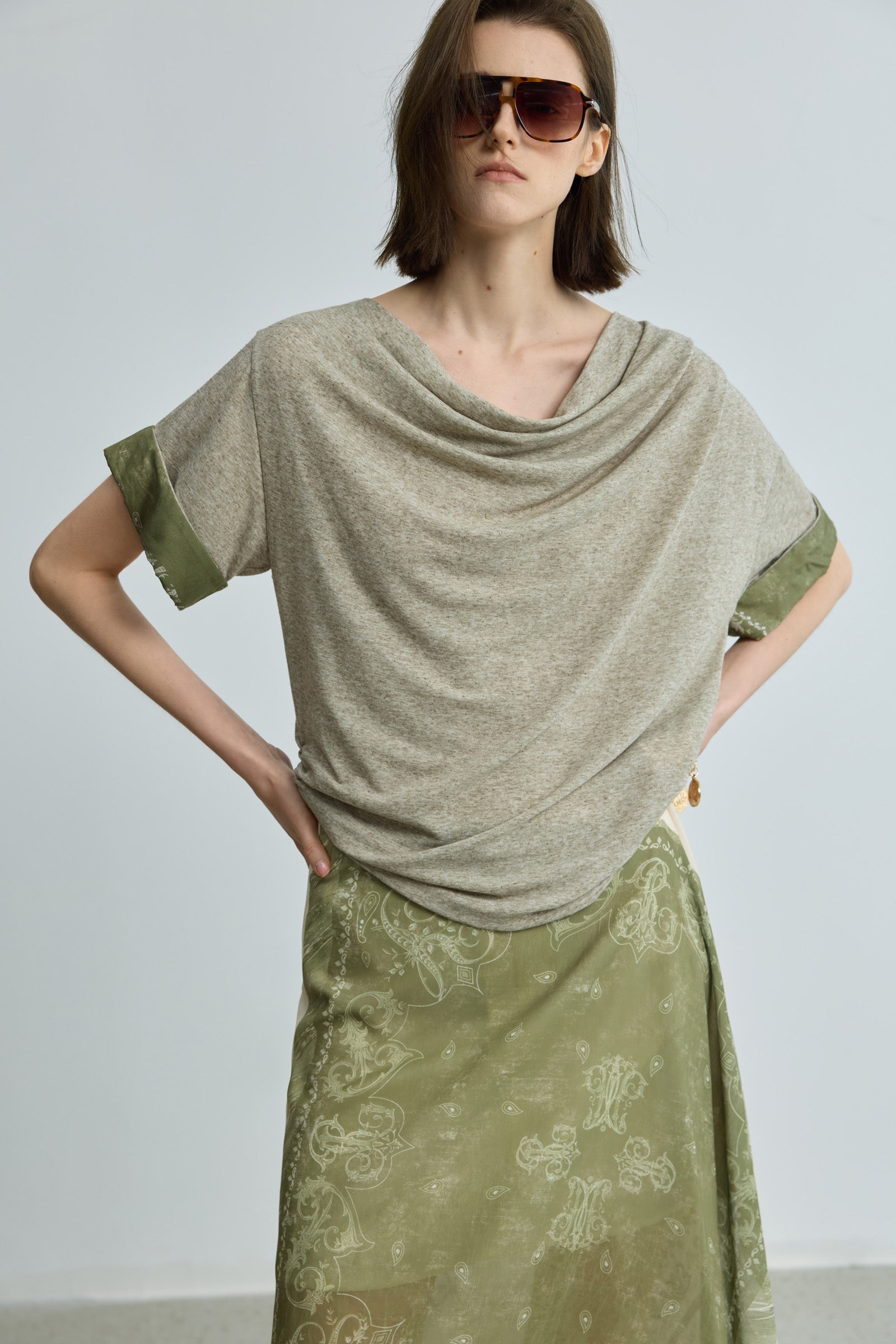 #color_Grayish Green