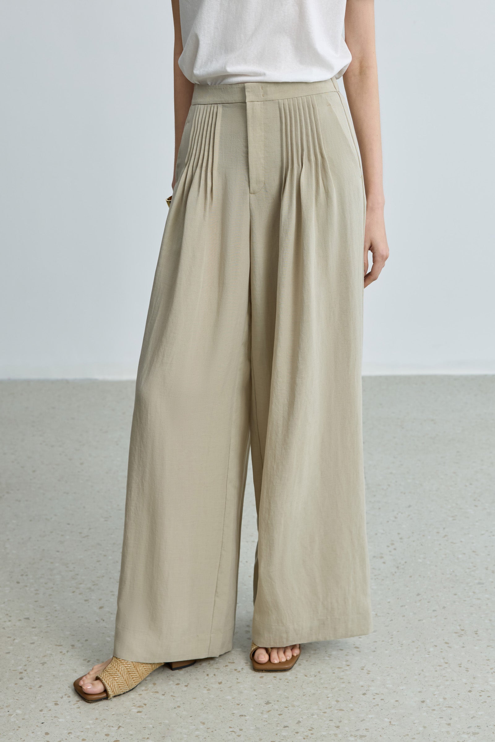 #color_Gray Khaki