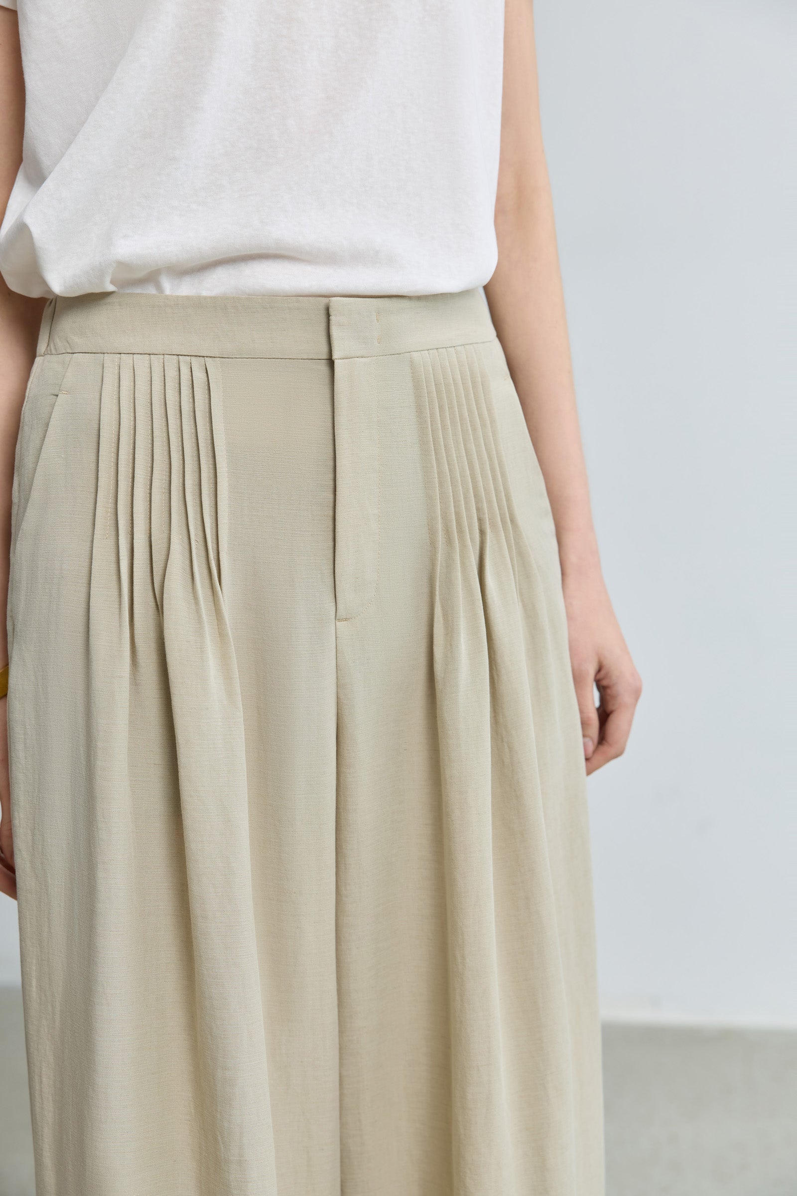 #color_Gray Khaki