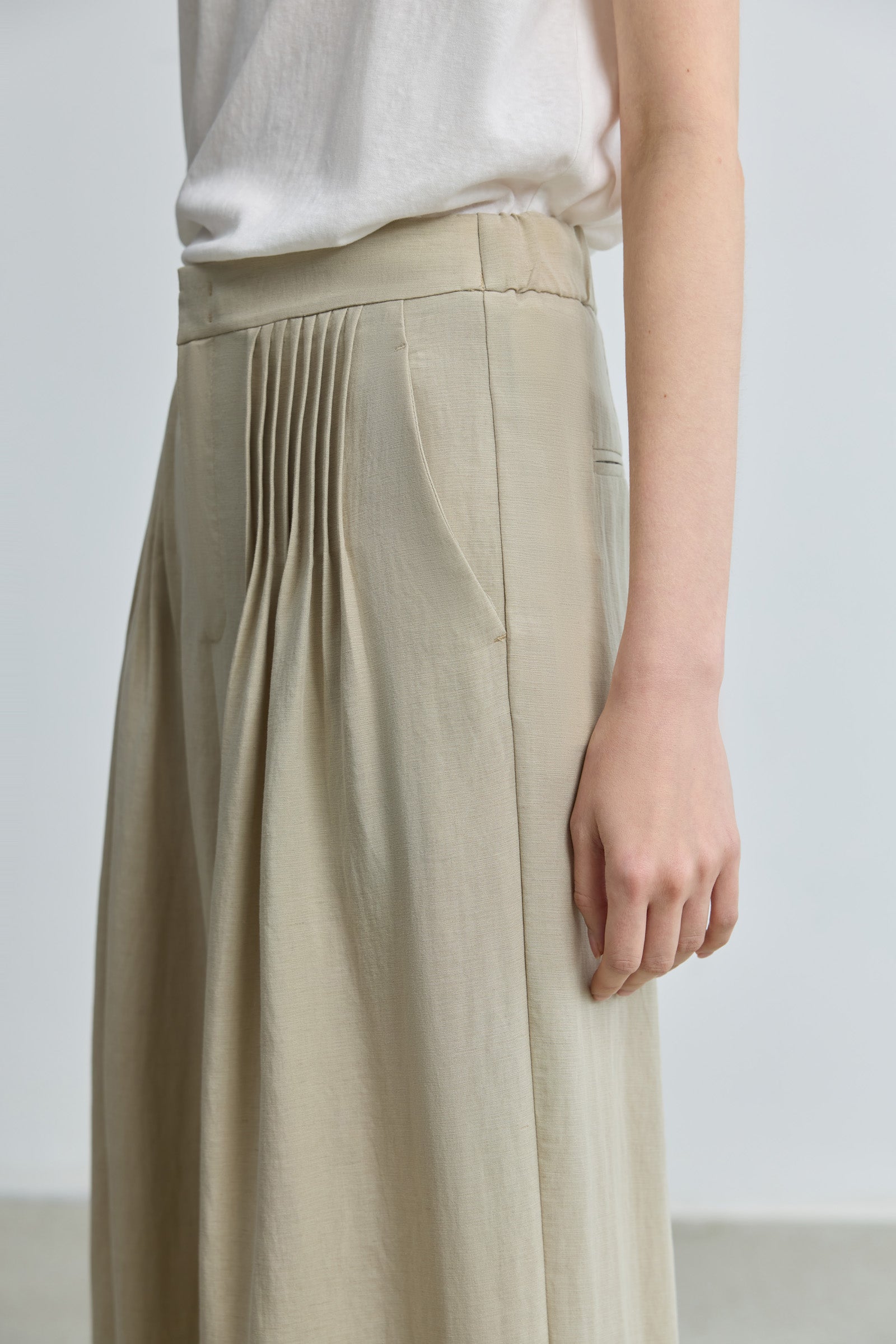 #color_Gray Khaki