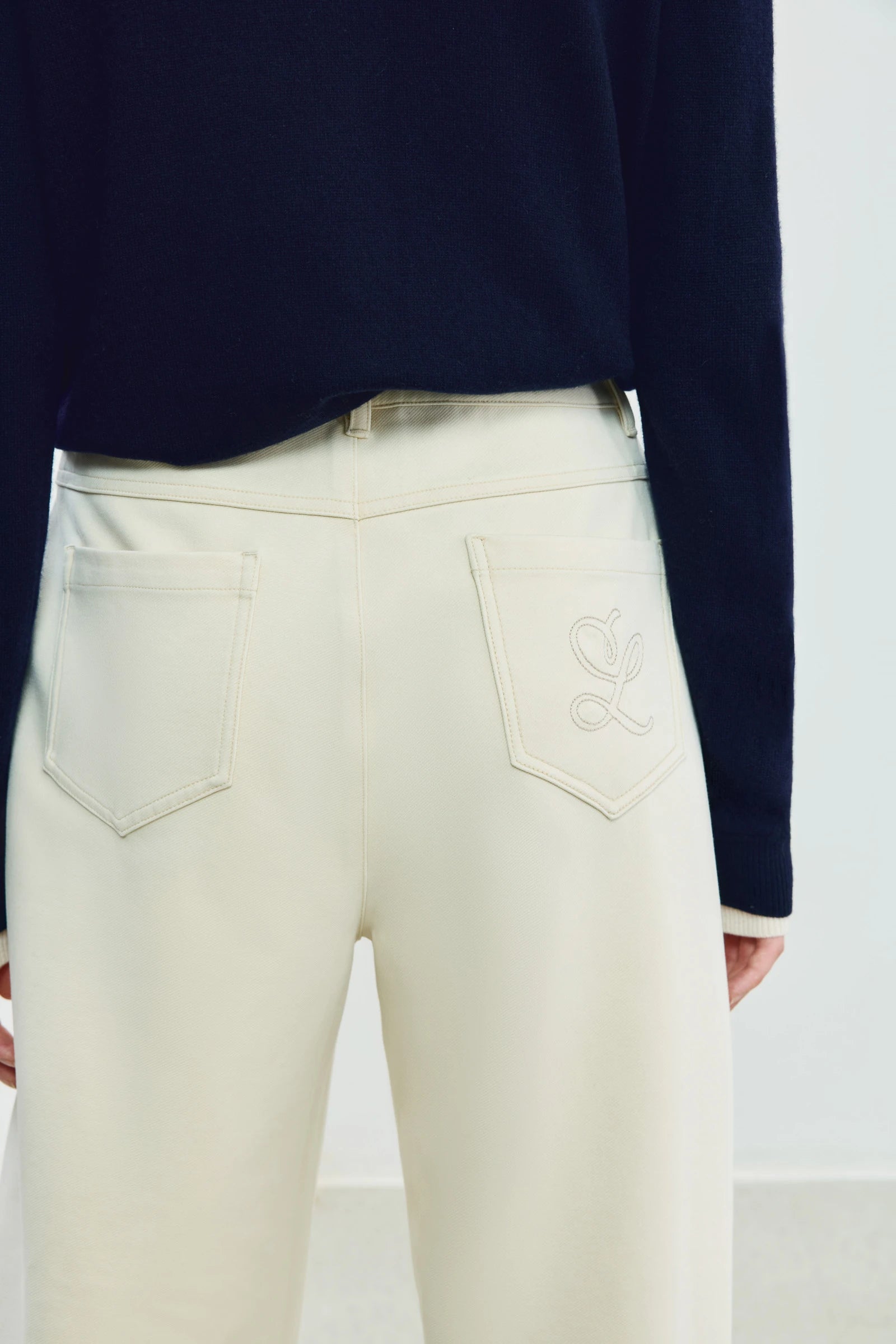 #color_Off White