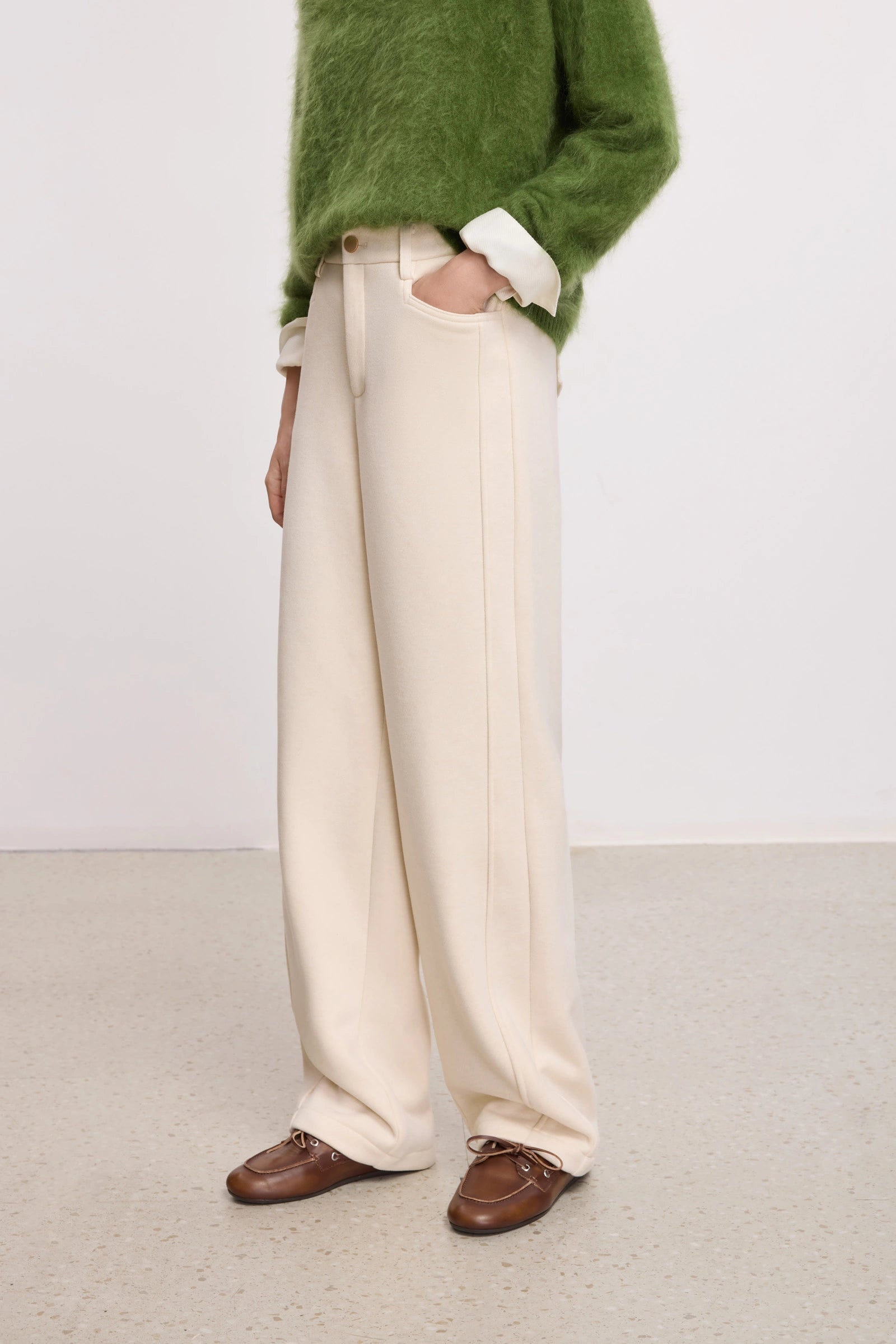 #color_Off White