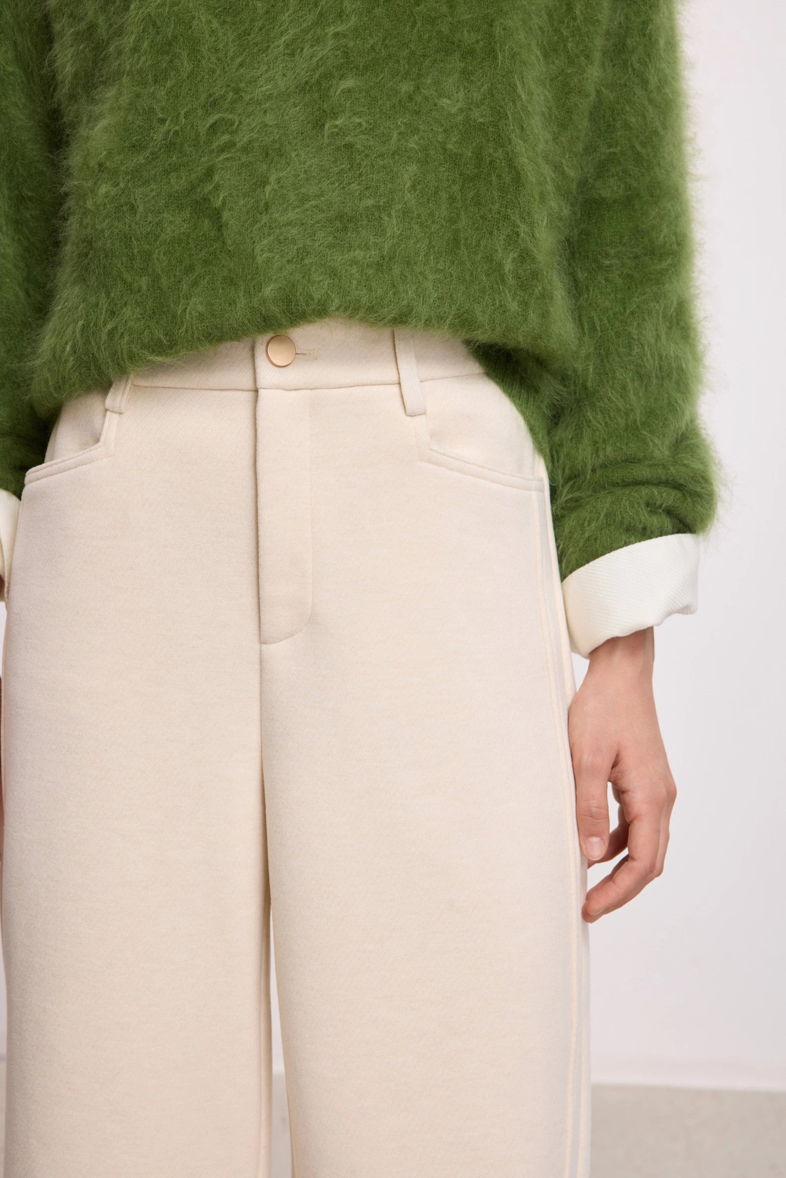#color_Off White