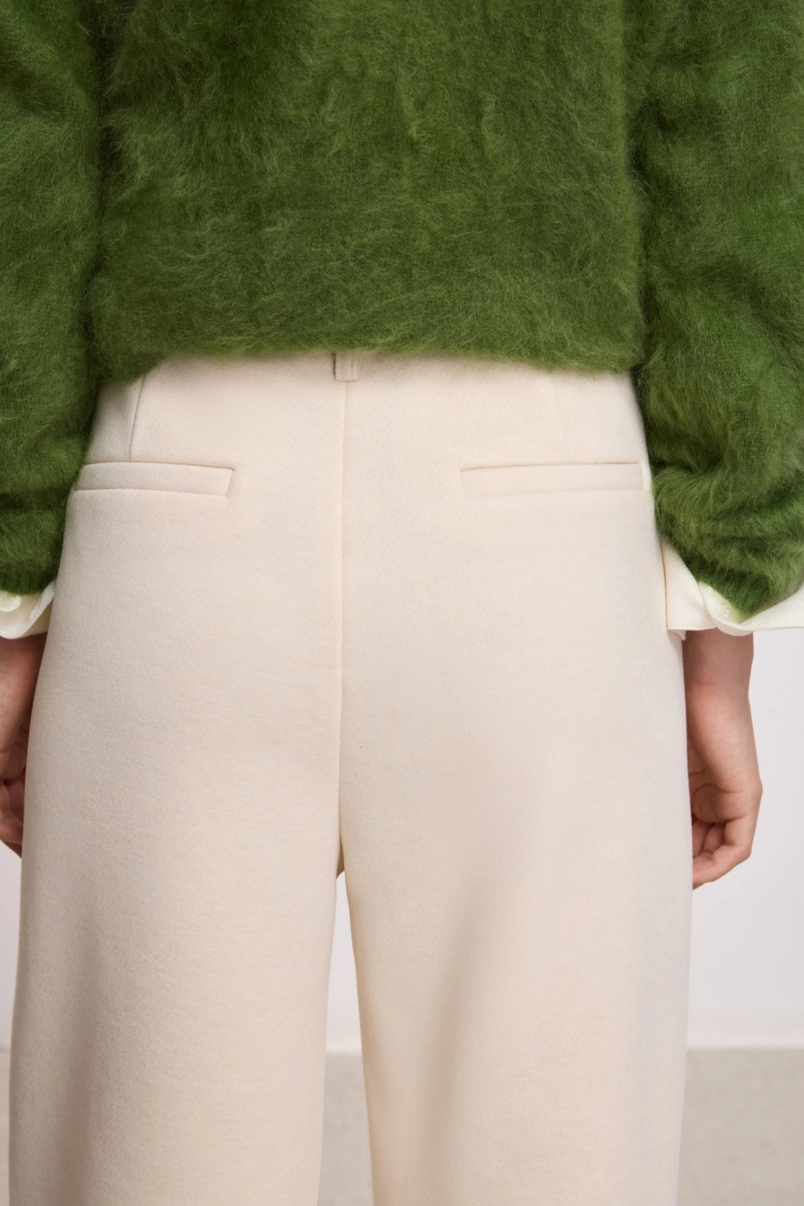 #color_Off White