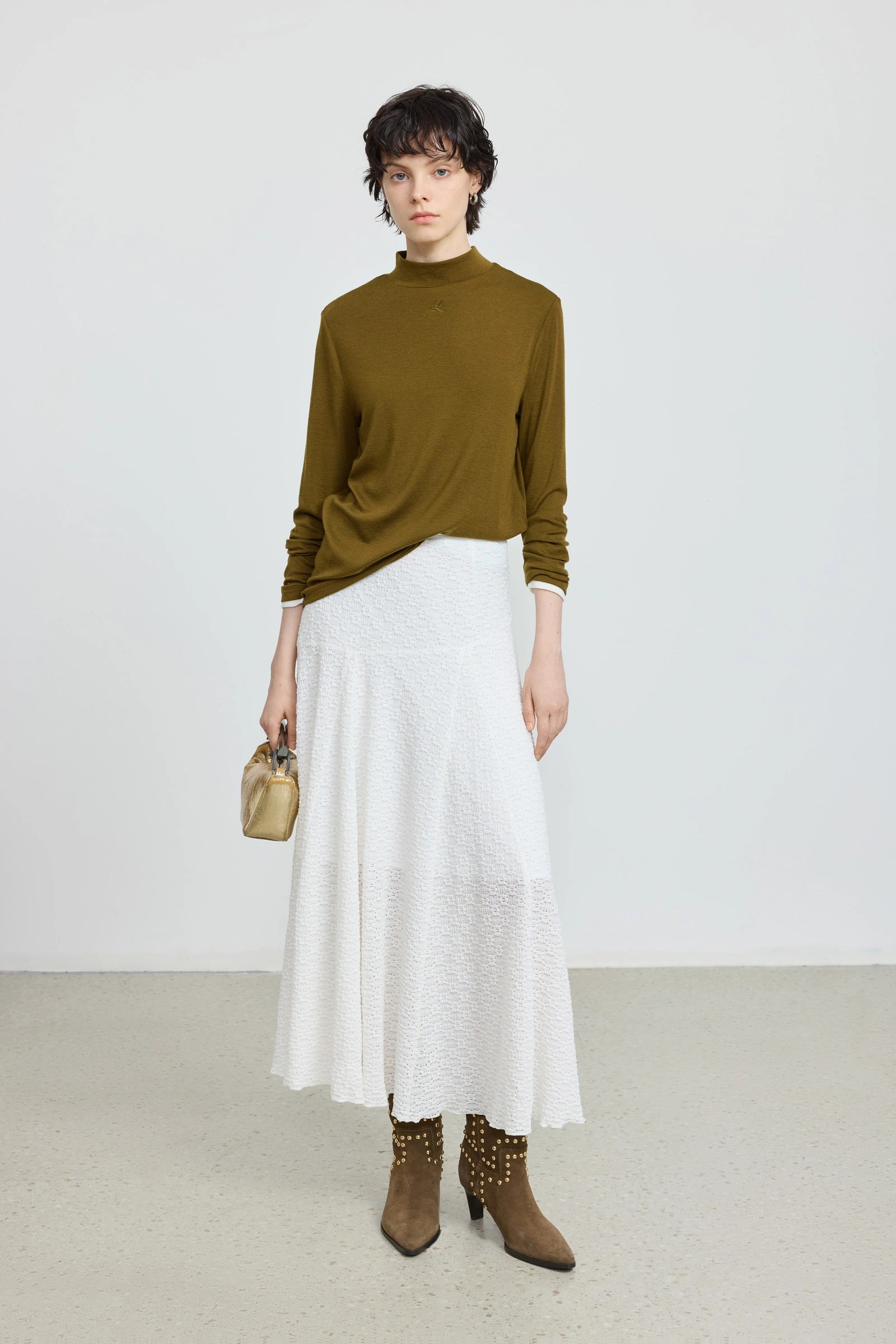 #color_Off White