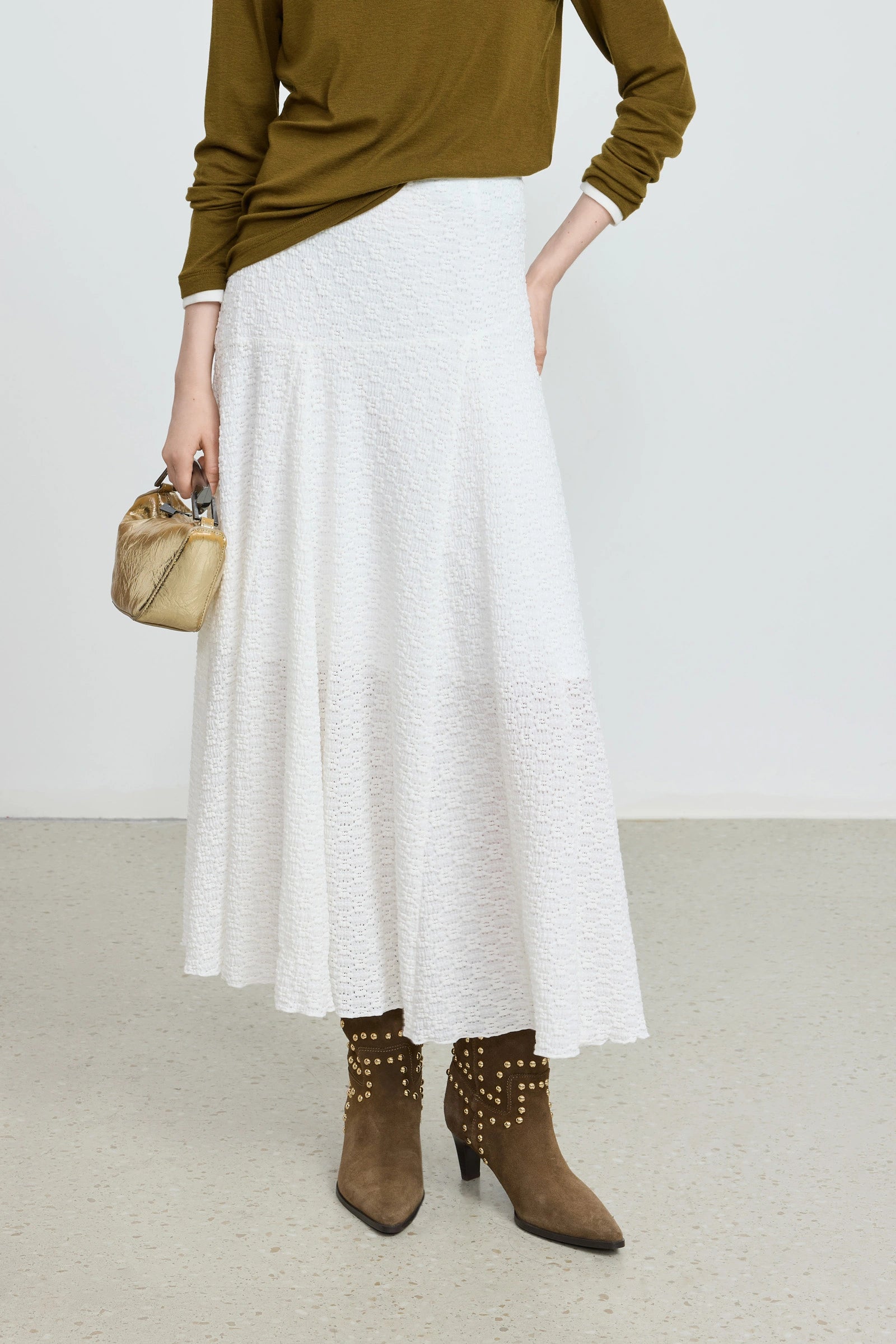 #color_Off White