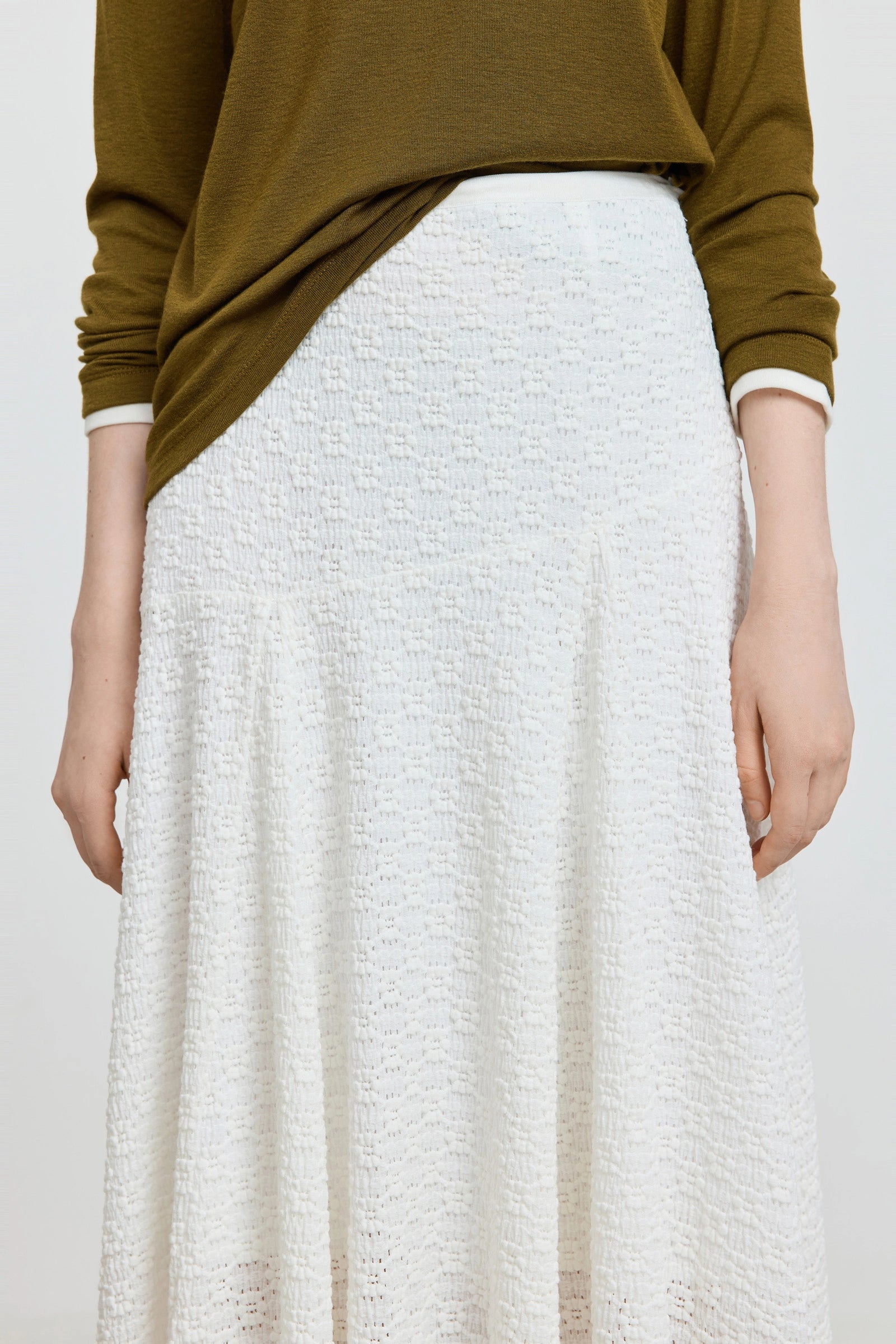 #color_Off White