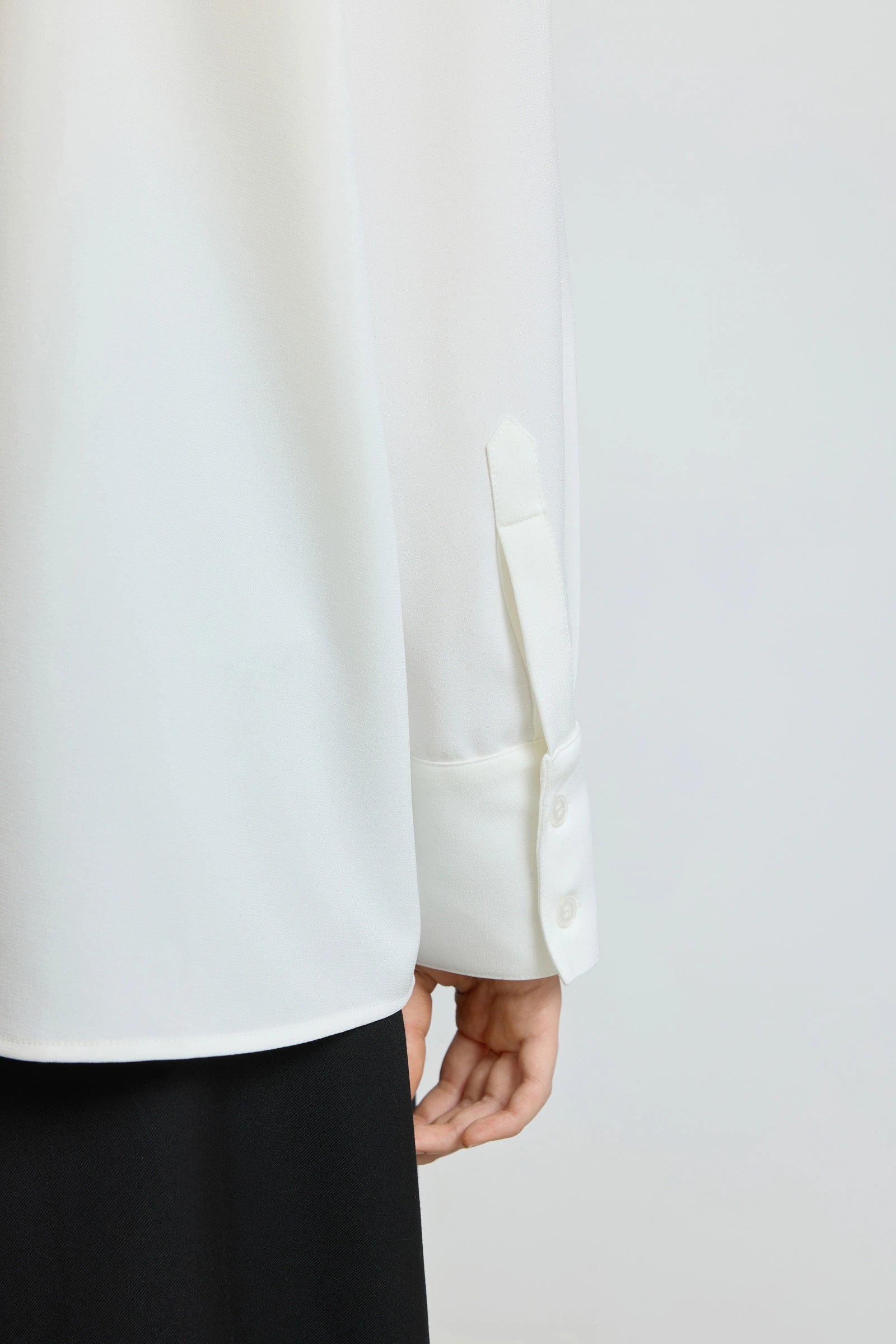 #color_Off White