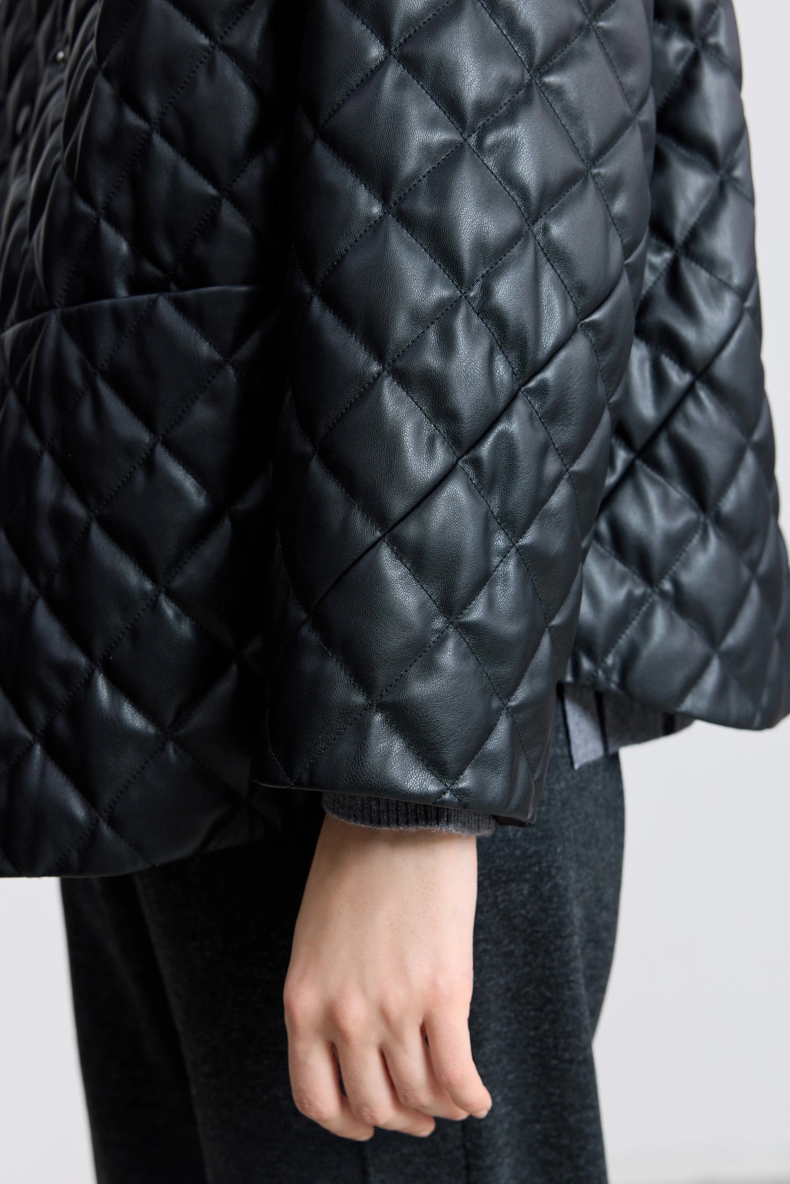 #color_Black