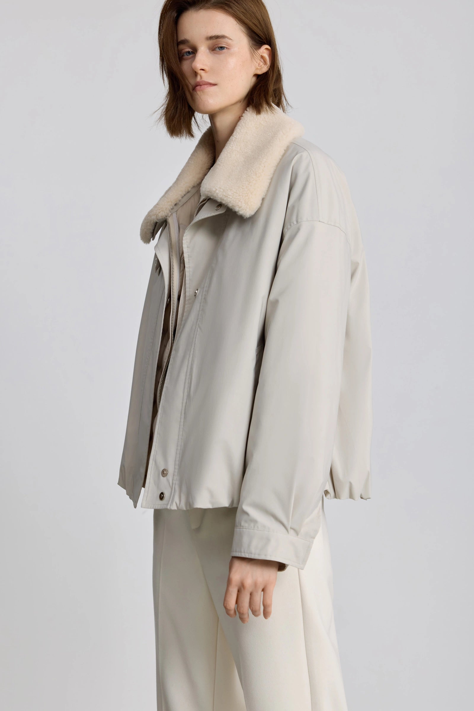 #color_Off White