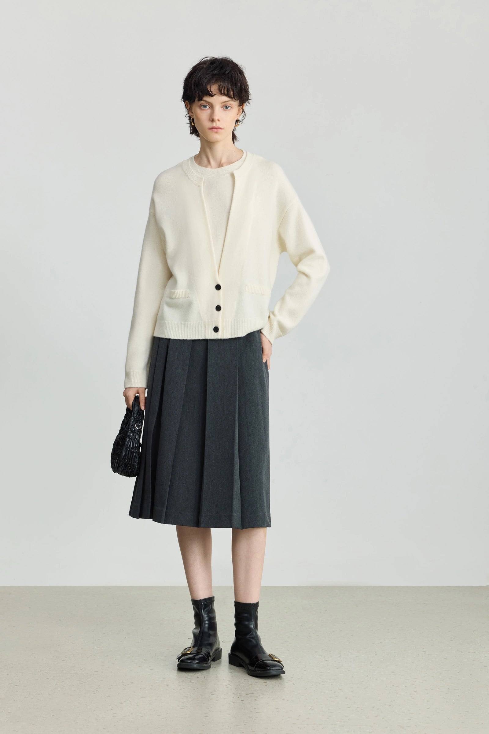 #color_Off White