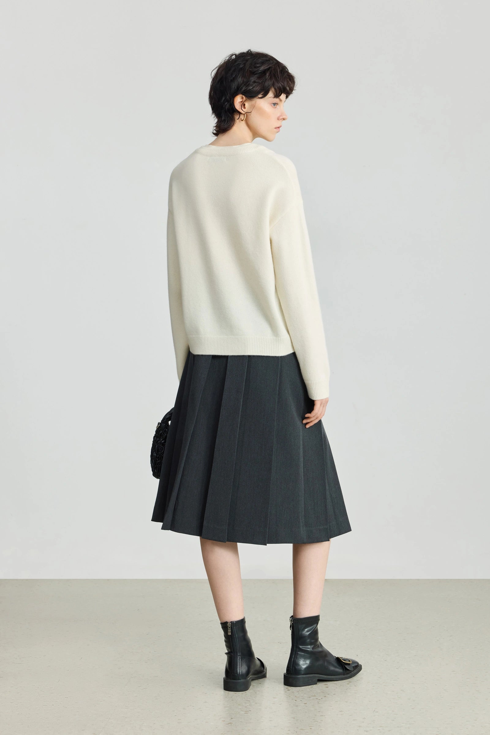 #color_Off White