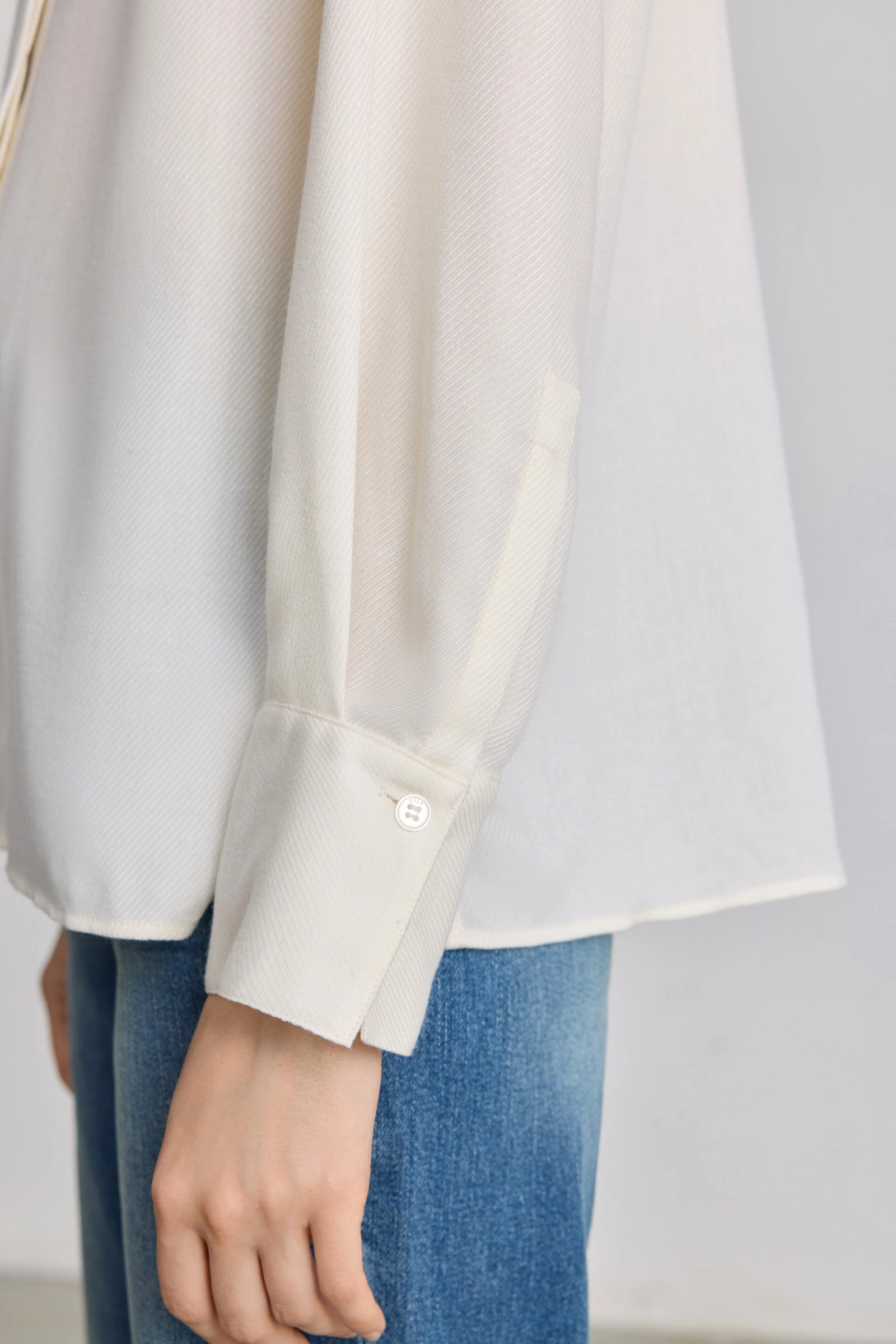 #color_Off White