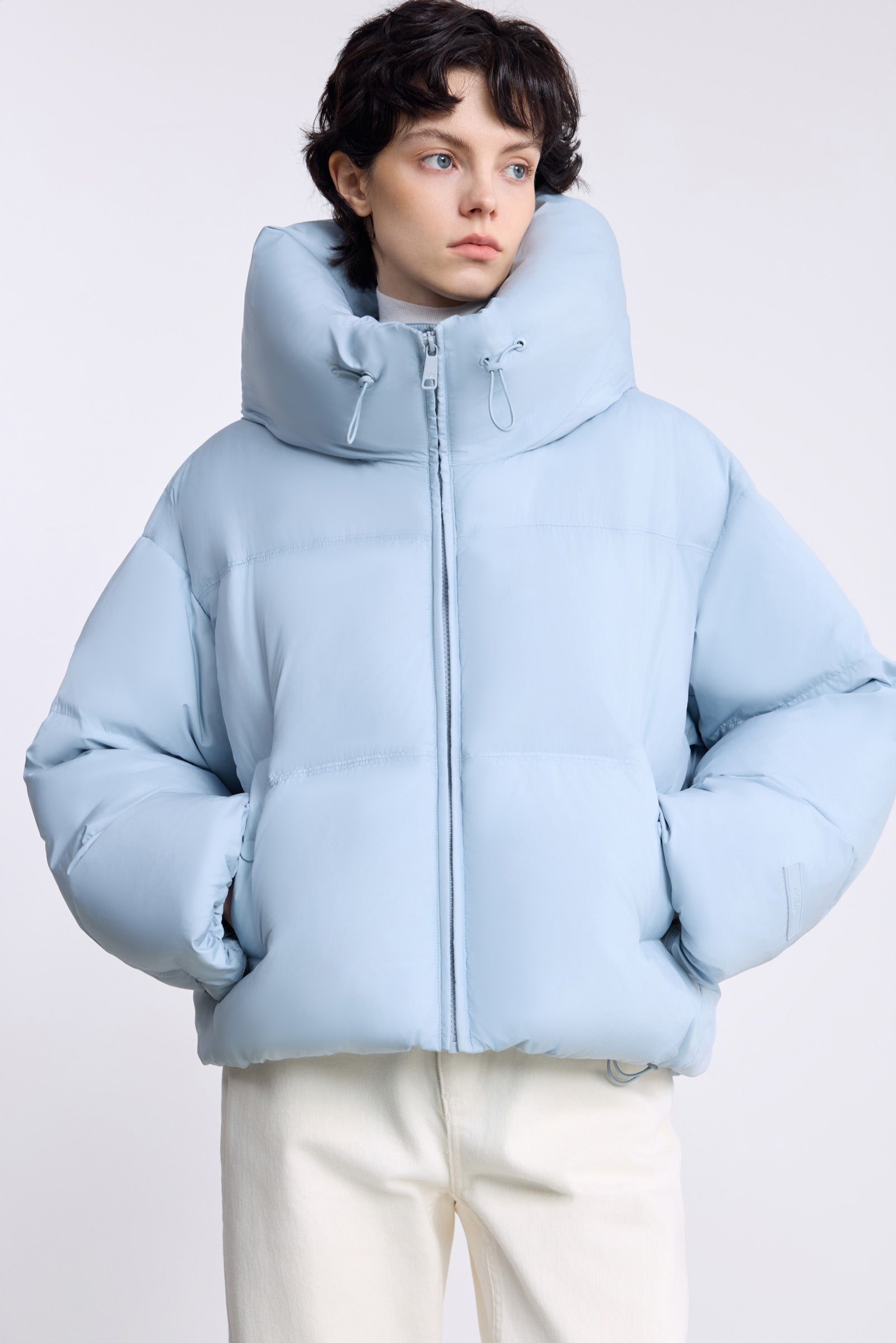 LILY: あらゆる瞬間を彩るエレガントな装い – LILY Official Store