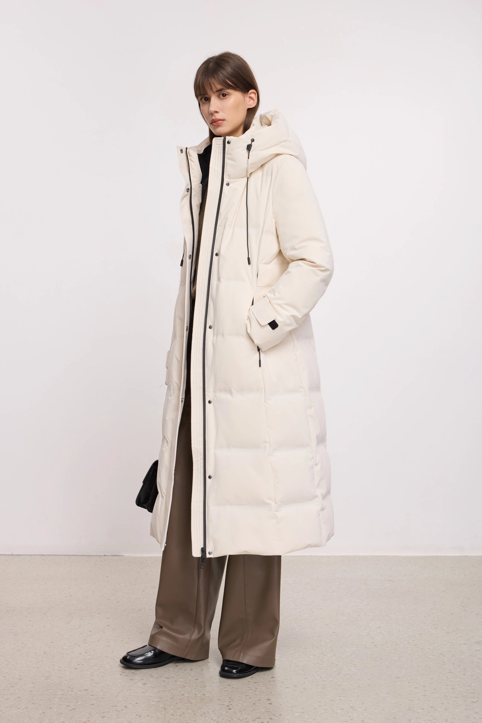 #color_Off White
