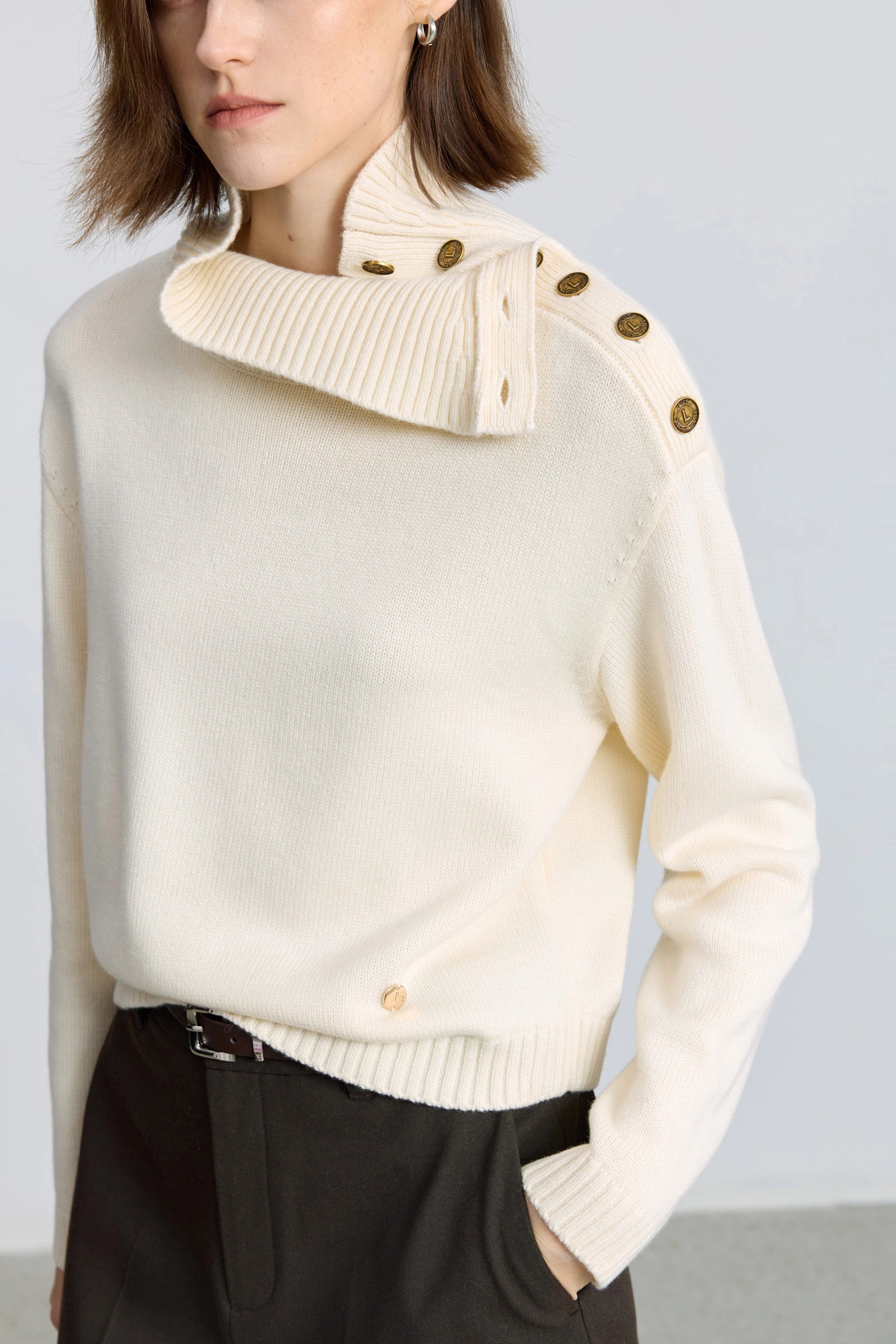 #color_Off White