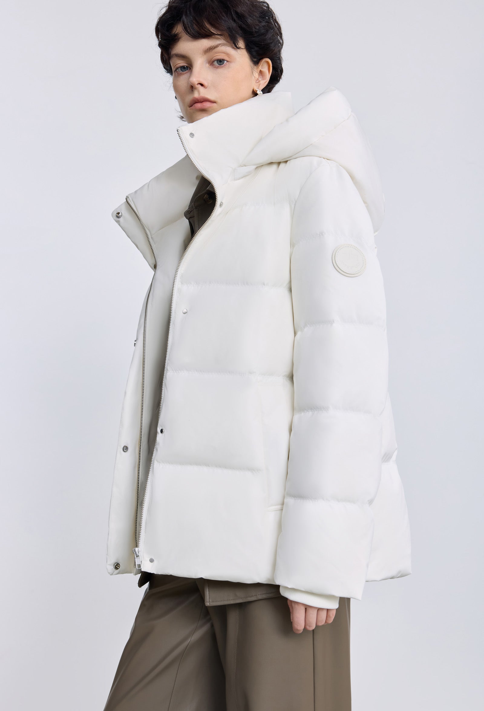 #color_Off White