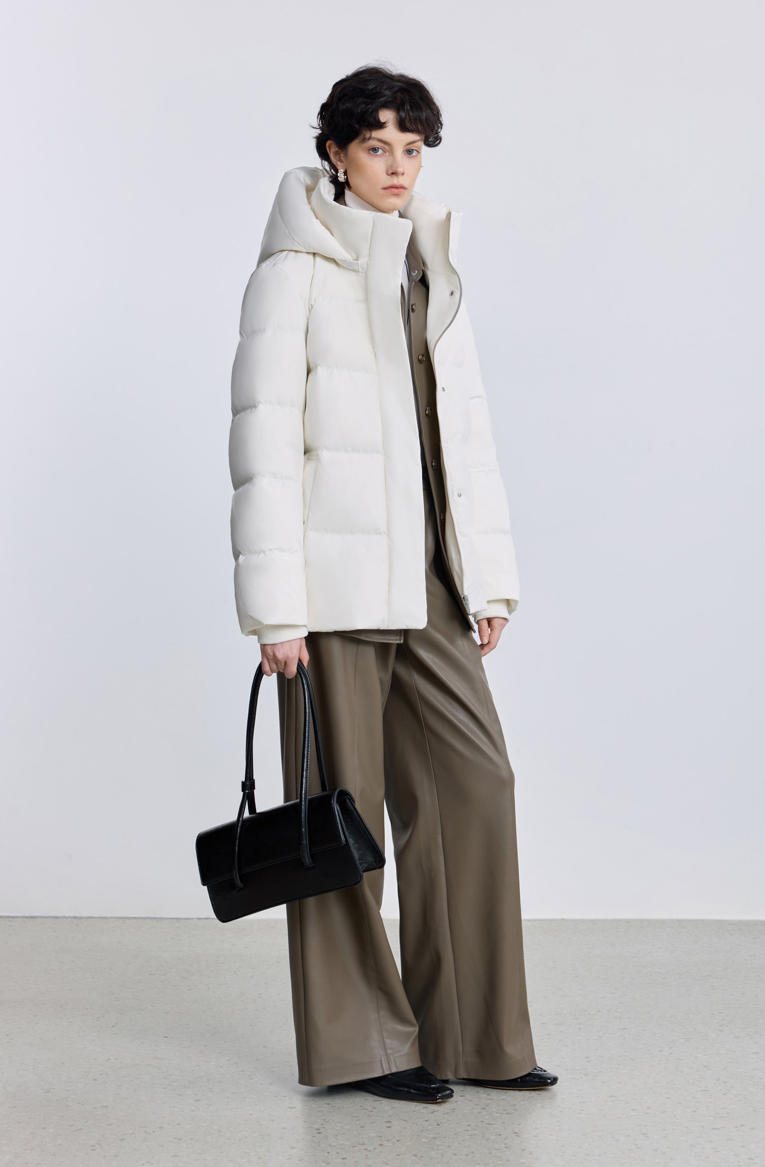 #color_Off White