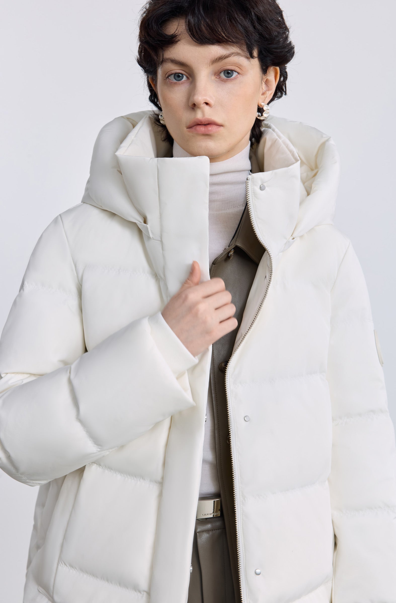 #color_Off White