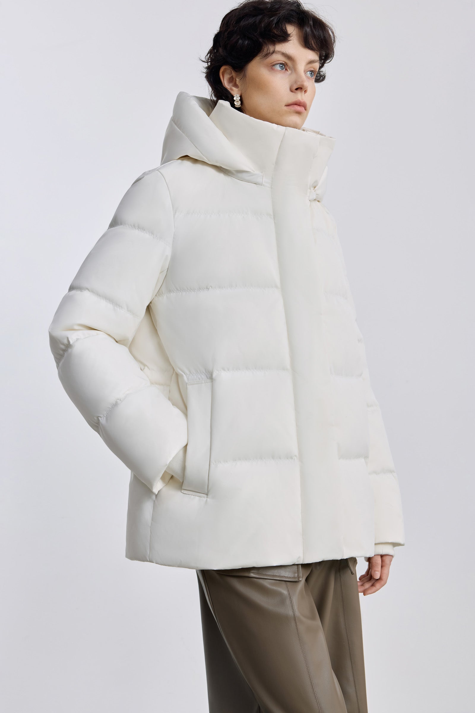 #color_Off White