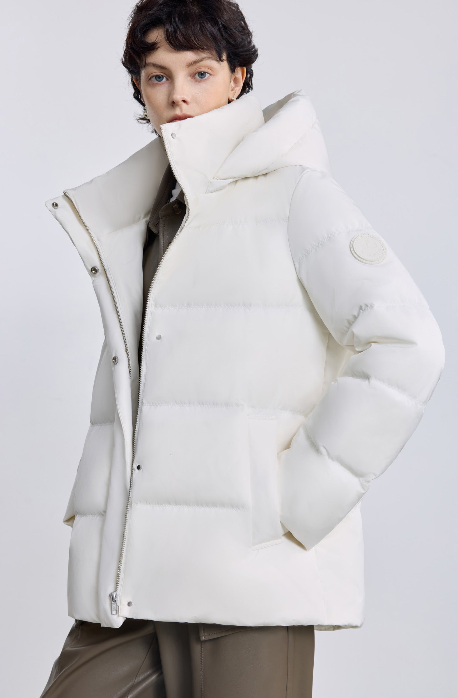 #color_Off White