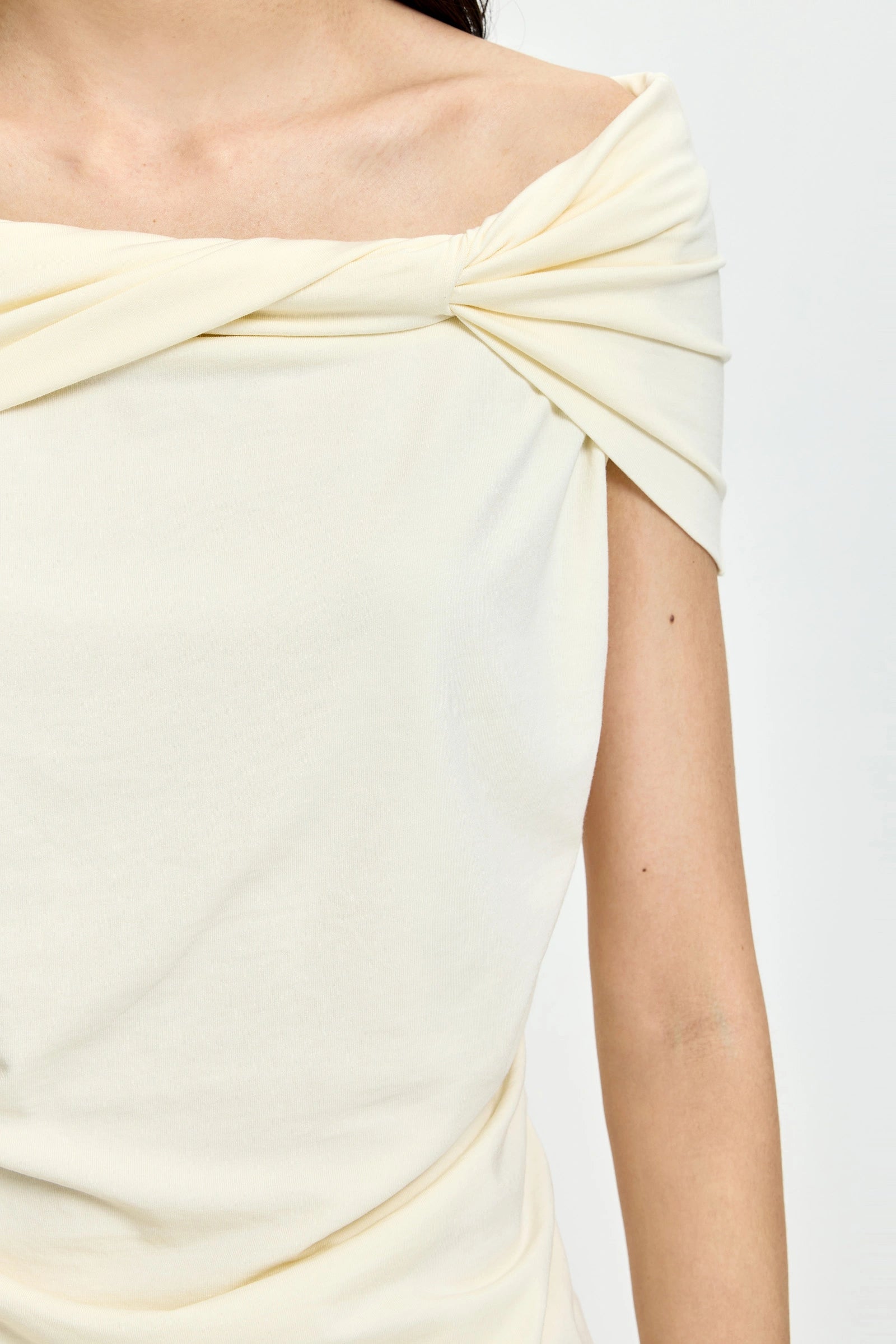 #color_Creamy Yellow