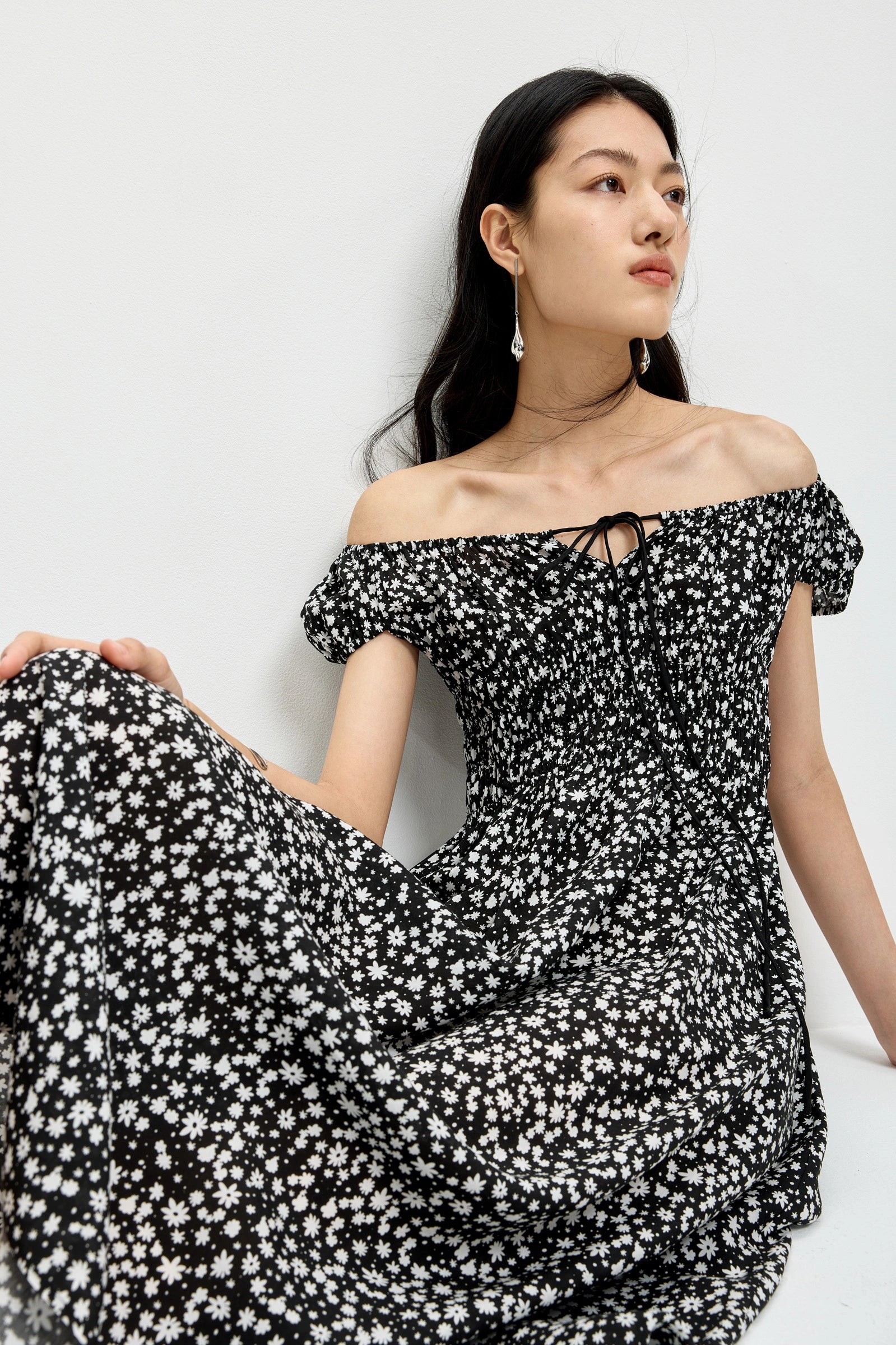LILY Lyocell-Linen Tie-Waist Floral Dress Black / L LILY Lyocell-Linen Tie-Waist Floral Dress Black / L