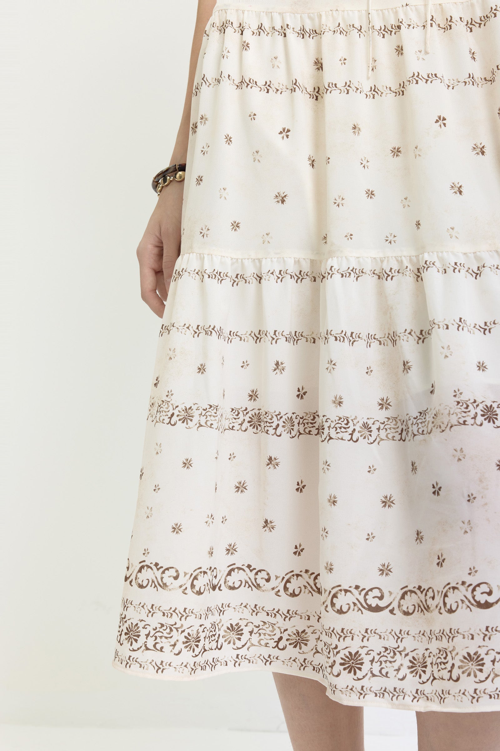 #color_Off White