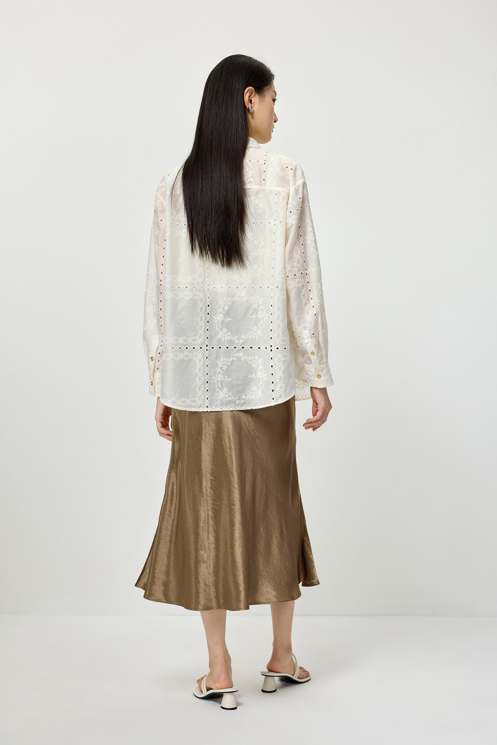 #color_Off White