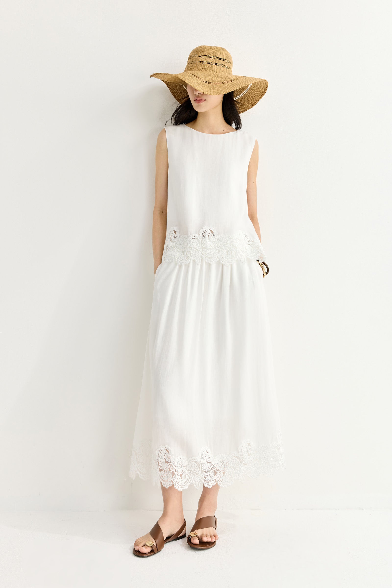 #color_White