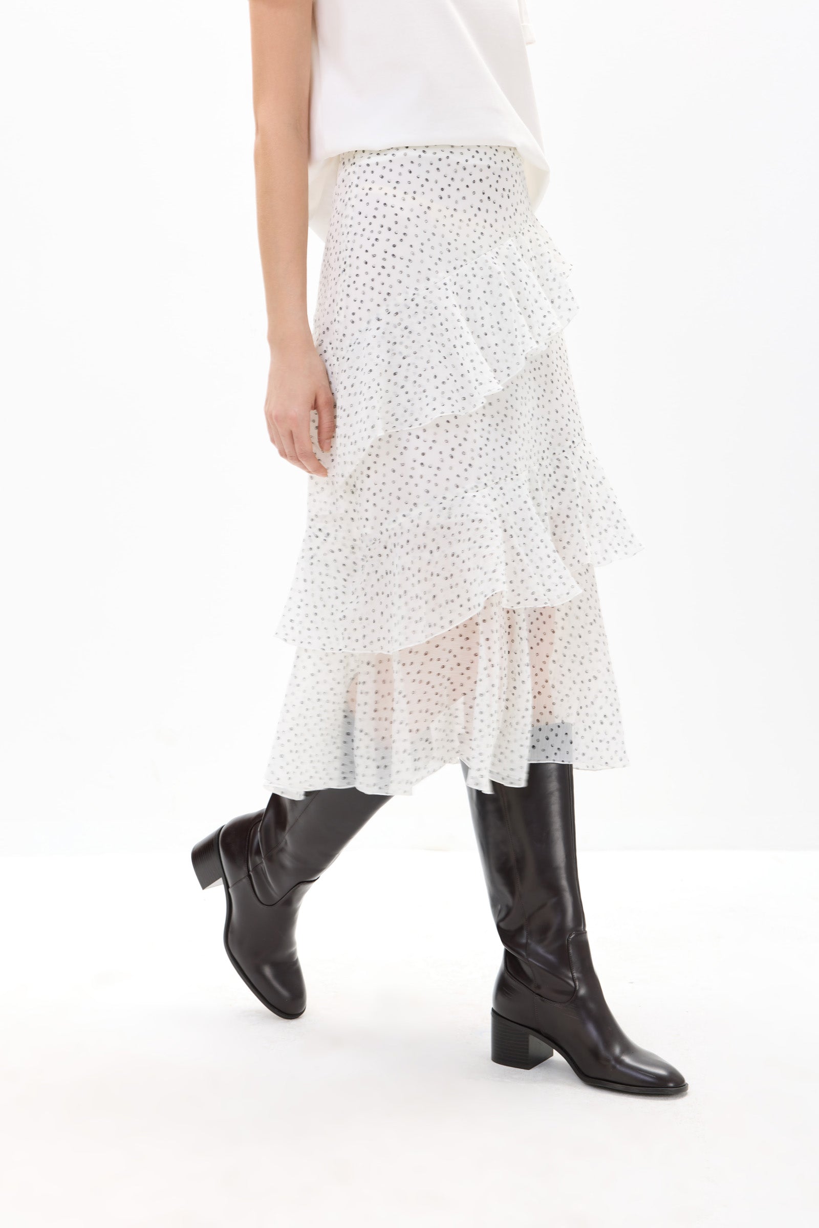#color_Off White