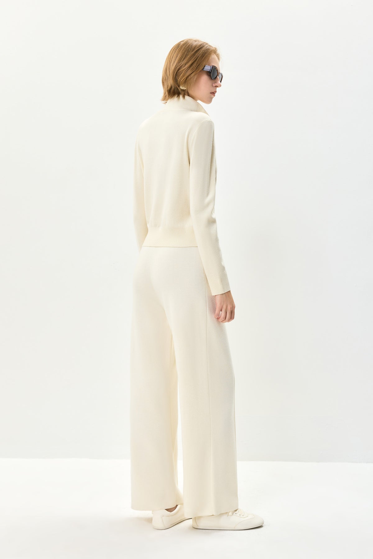 #color_Off White