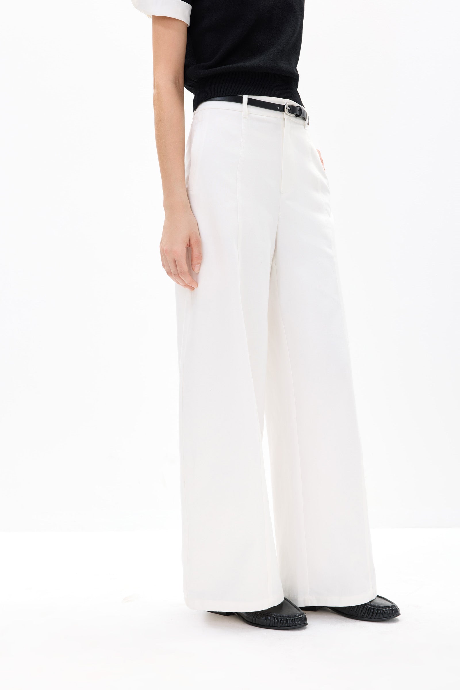 #color_Off White