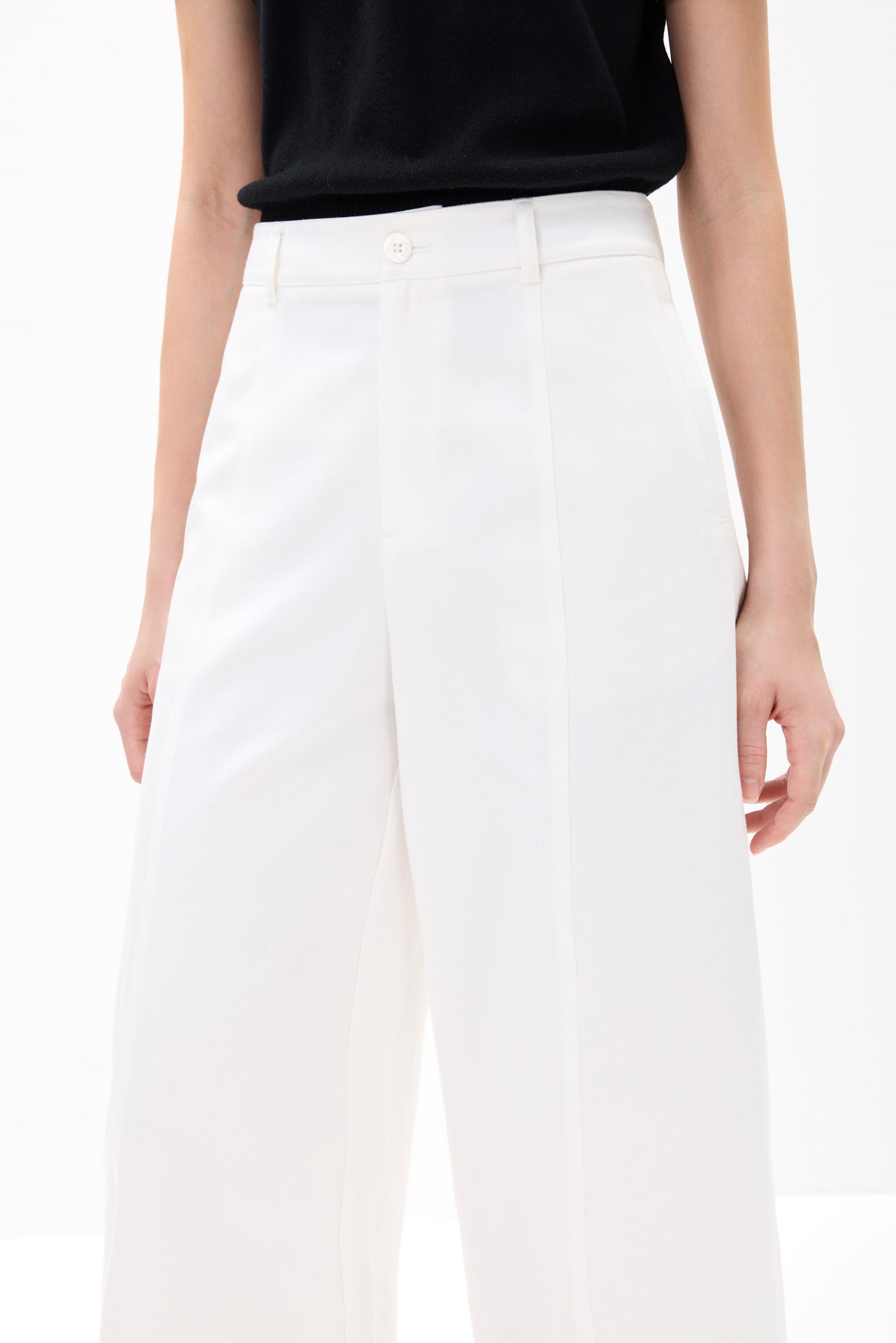 #color_Off White