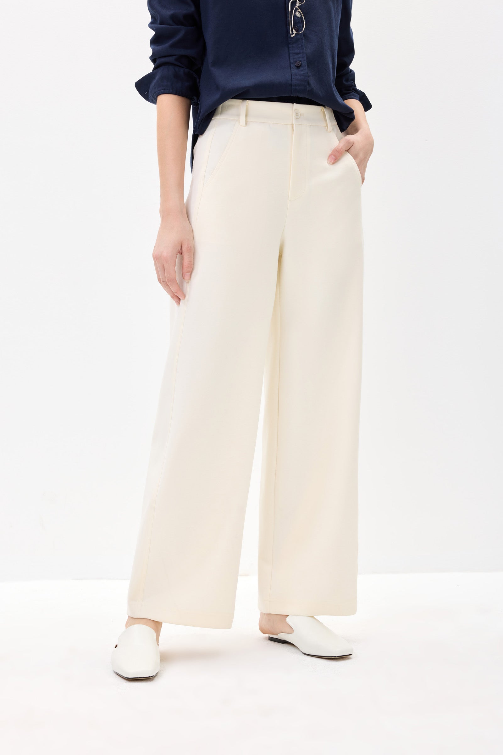 #color_Off White