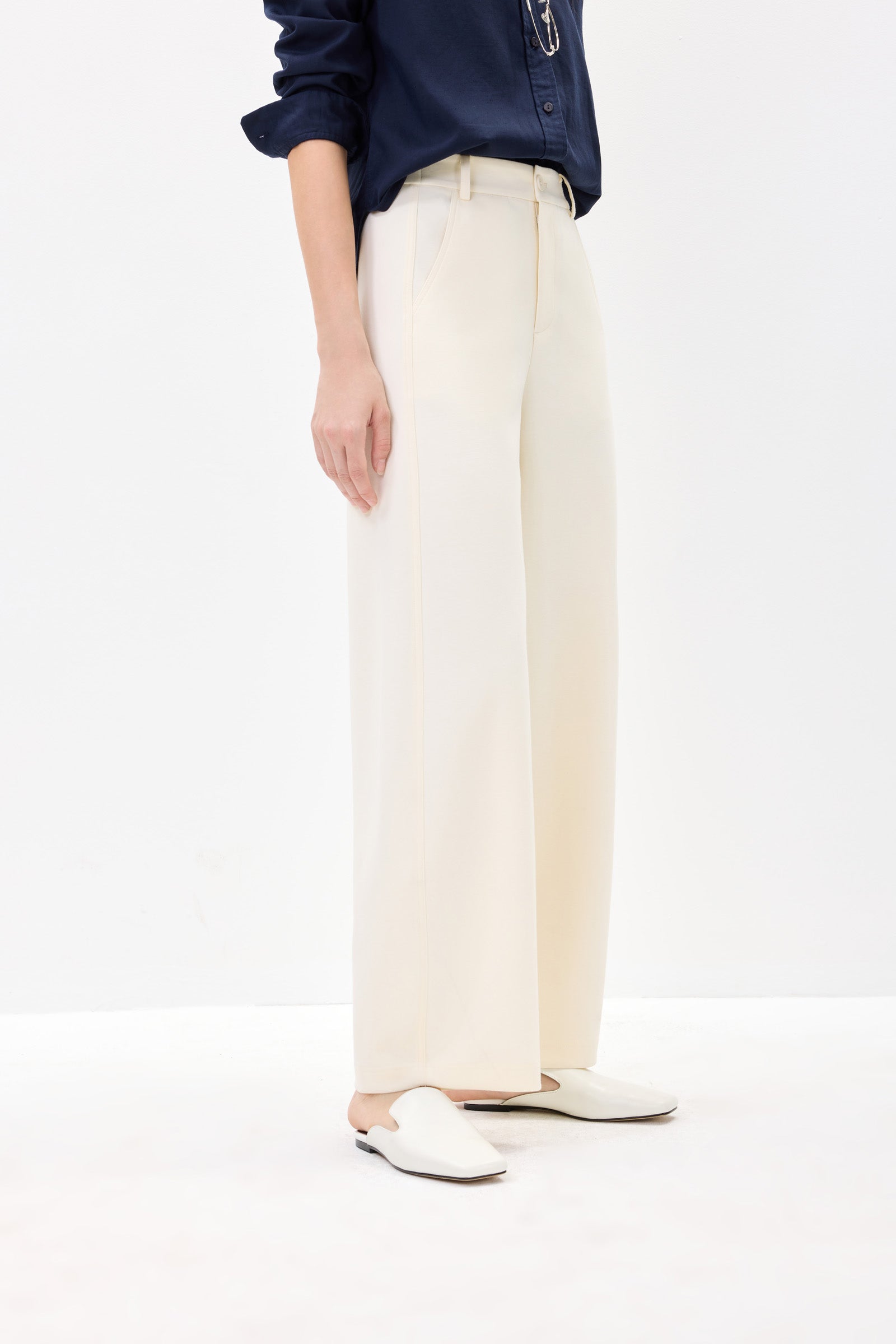 #color_Off White