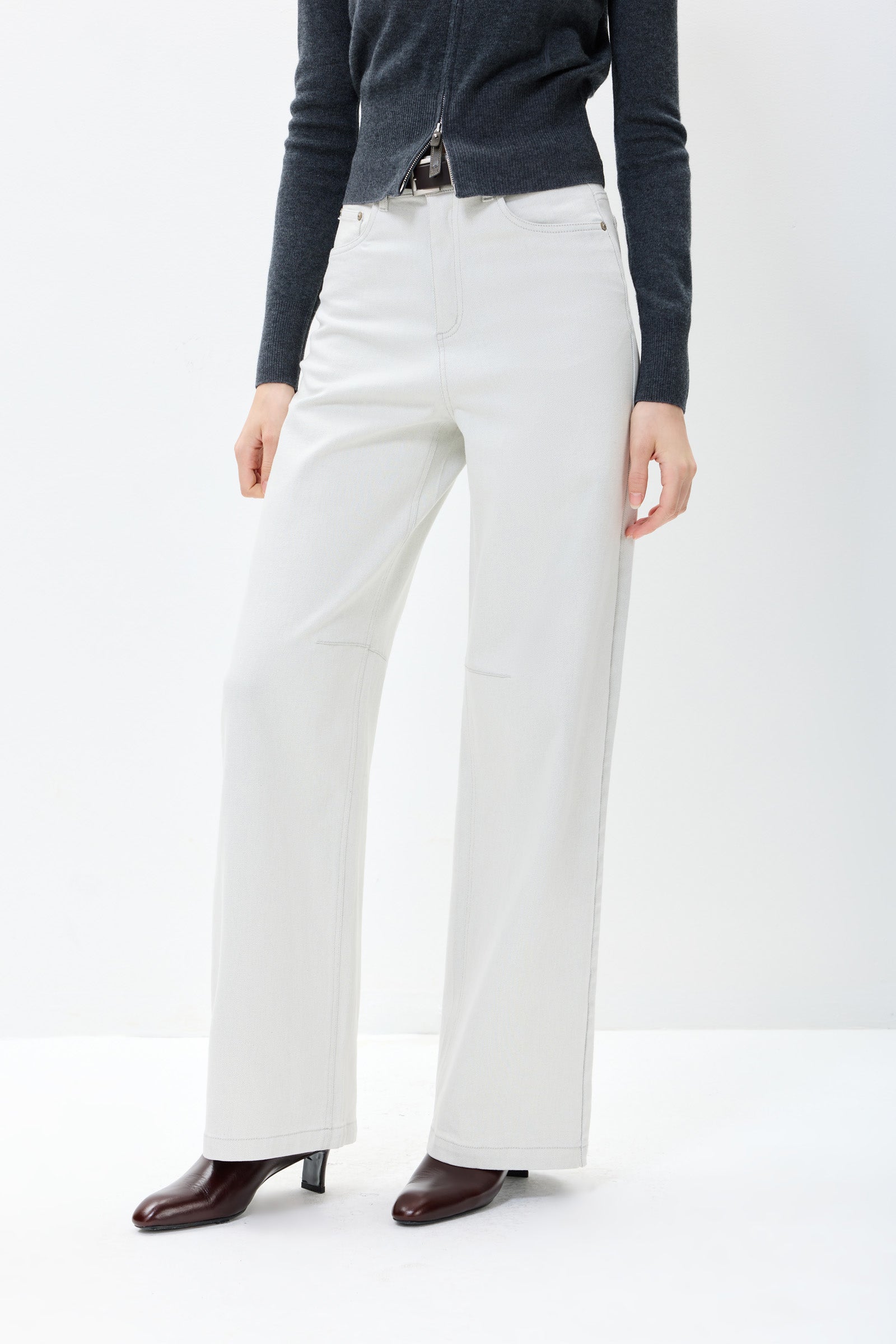 #color_Off White