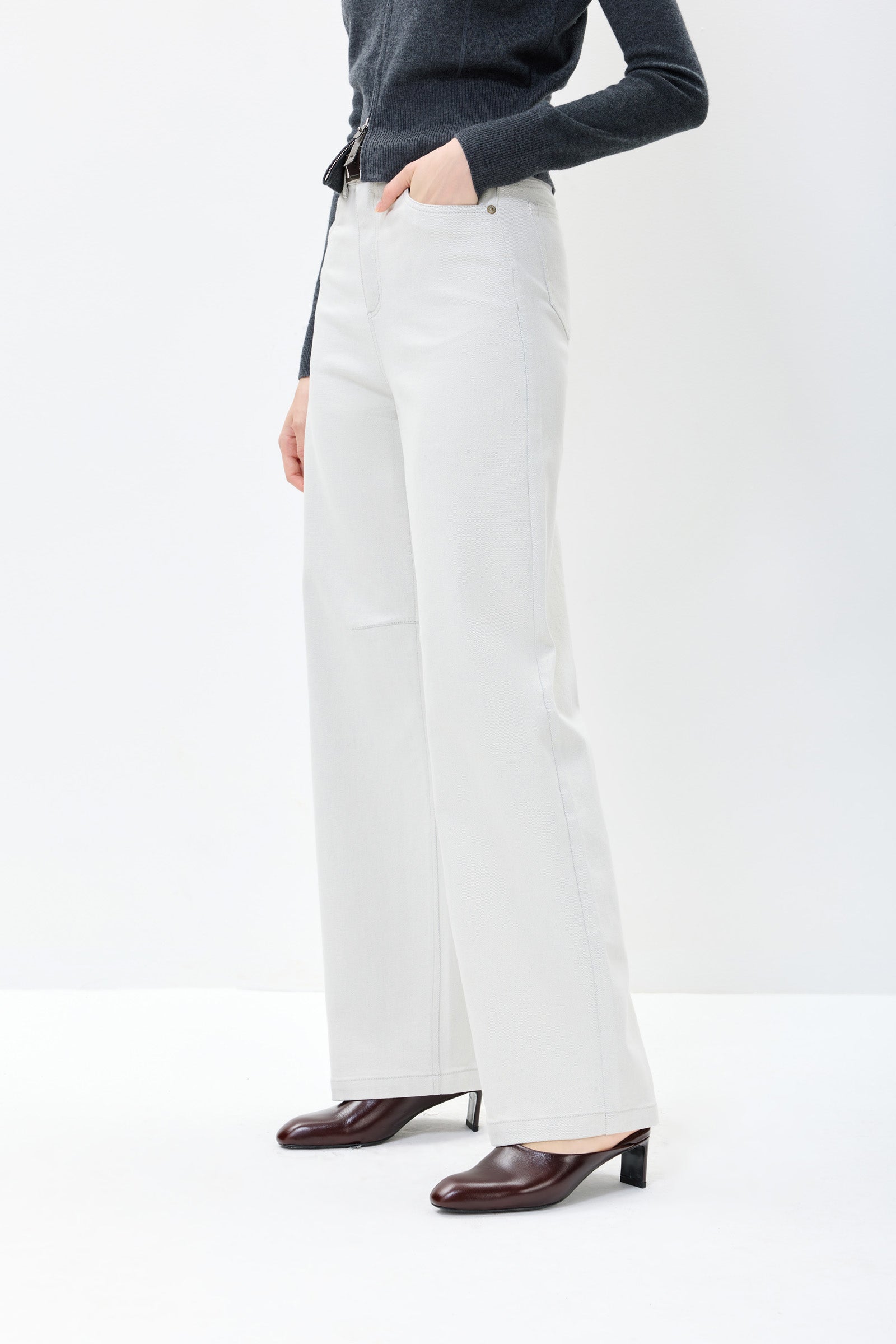 #color_Off White